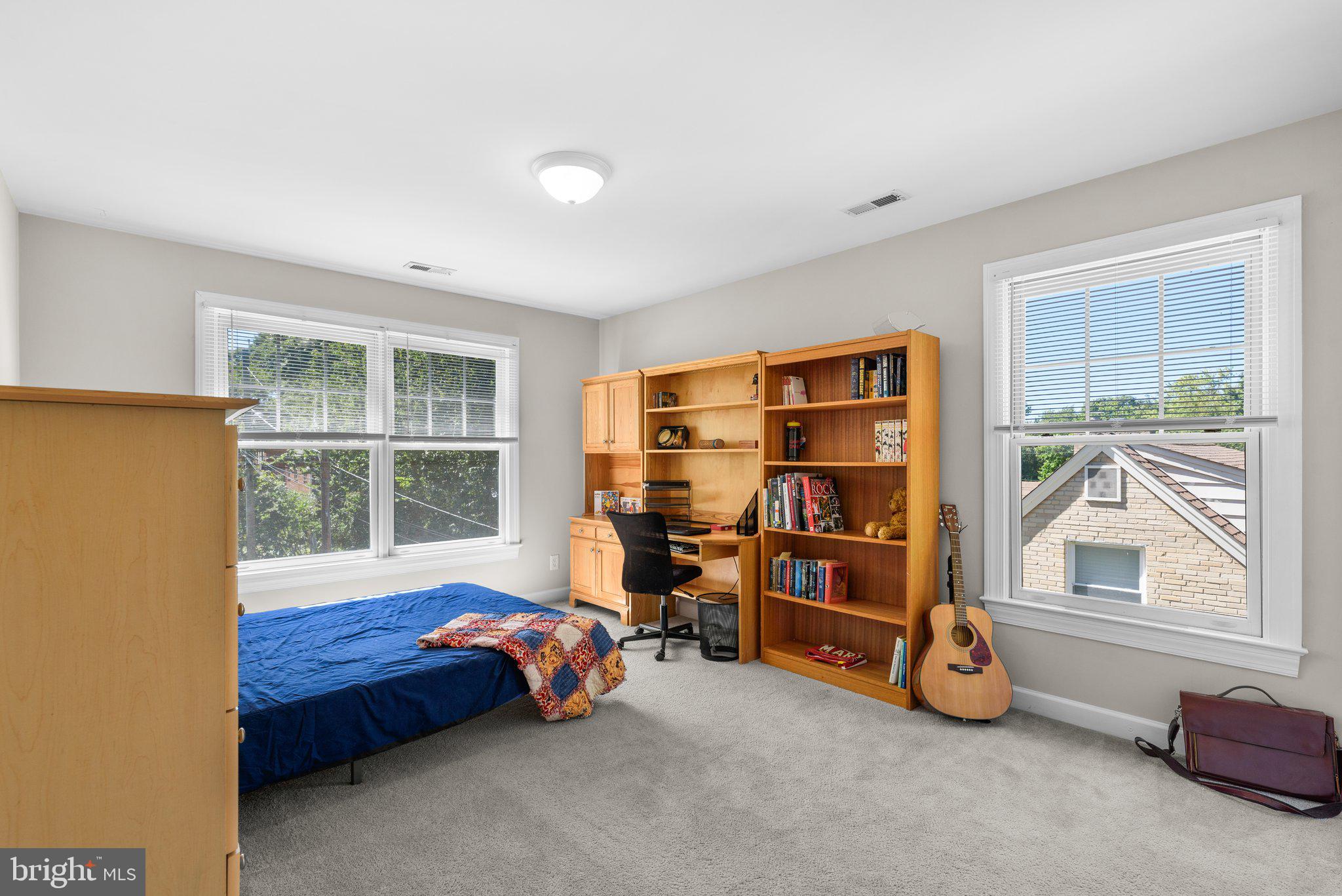 WOODSIDE - Residential