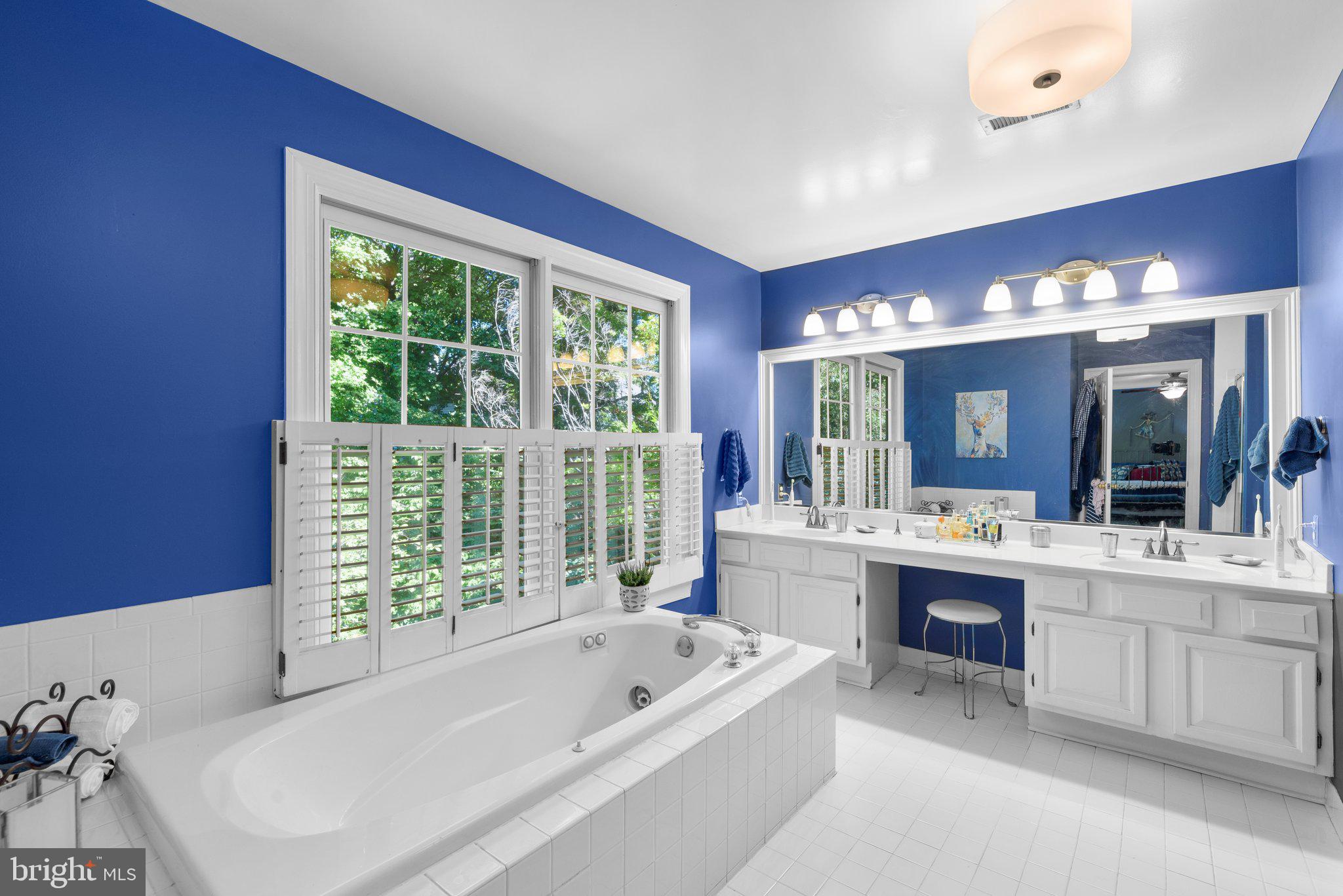 WOODSIDE - Residential