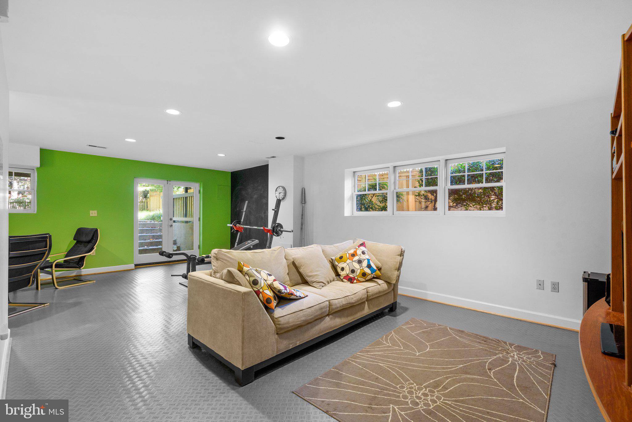 WOODSIDE - Residential