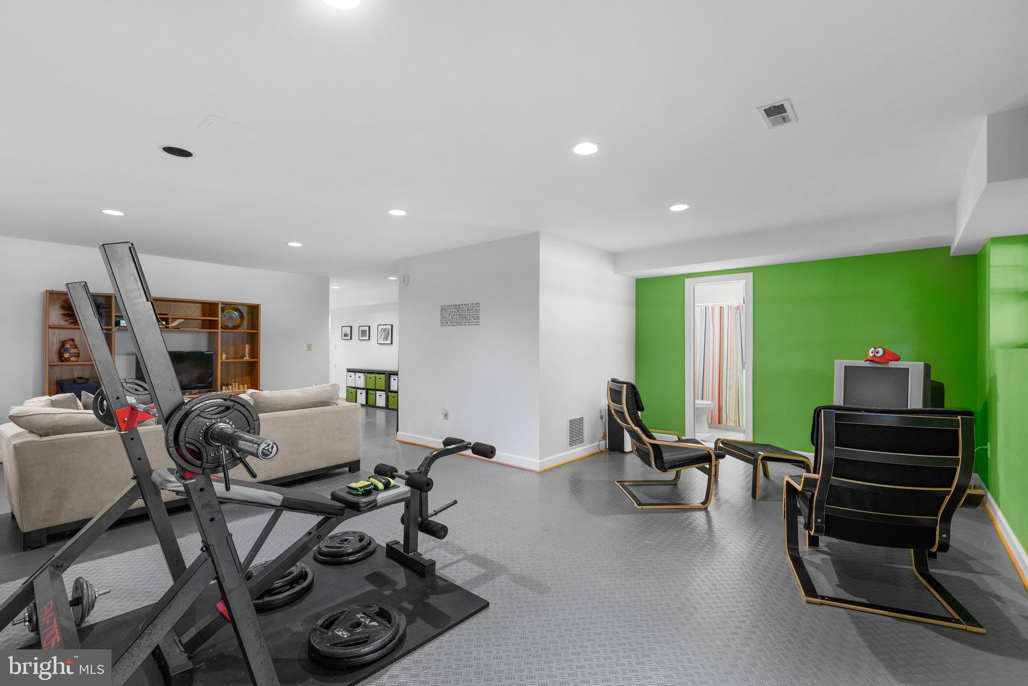 WOODSIDE - Residential