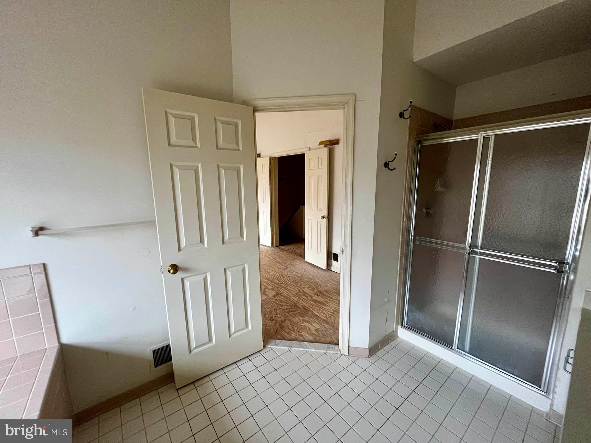 GREENE TREE - Residential