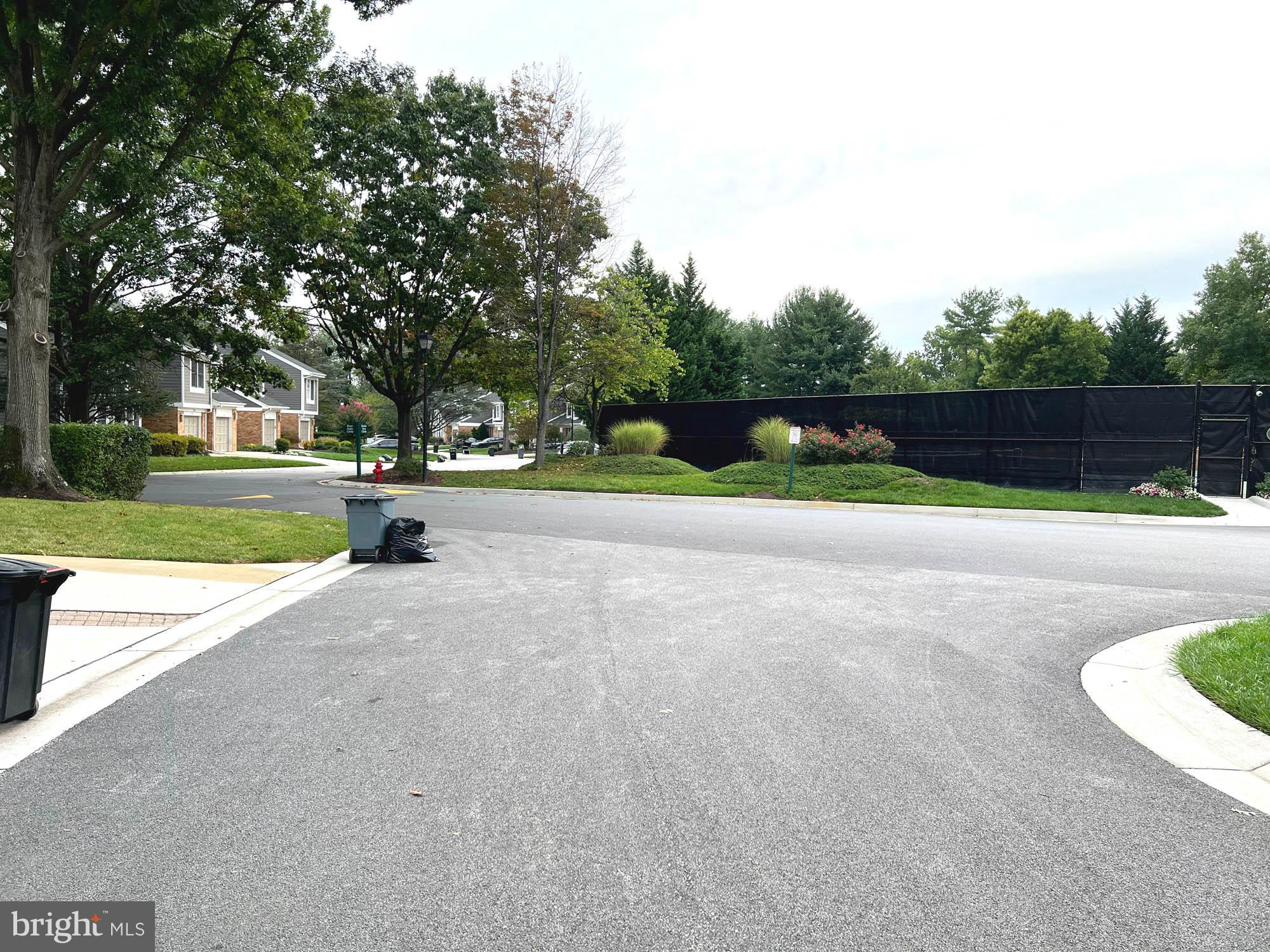 12 RIVER OAKS CIRCLE