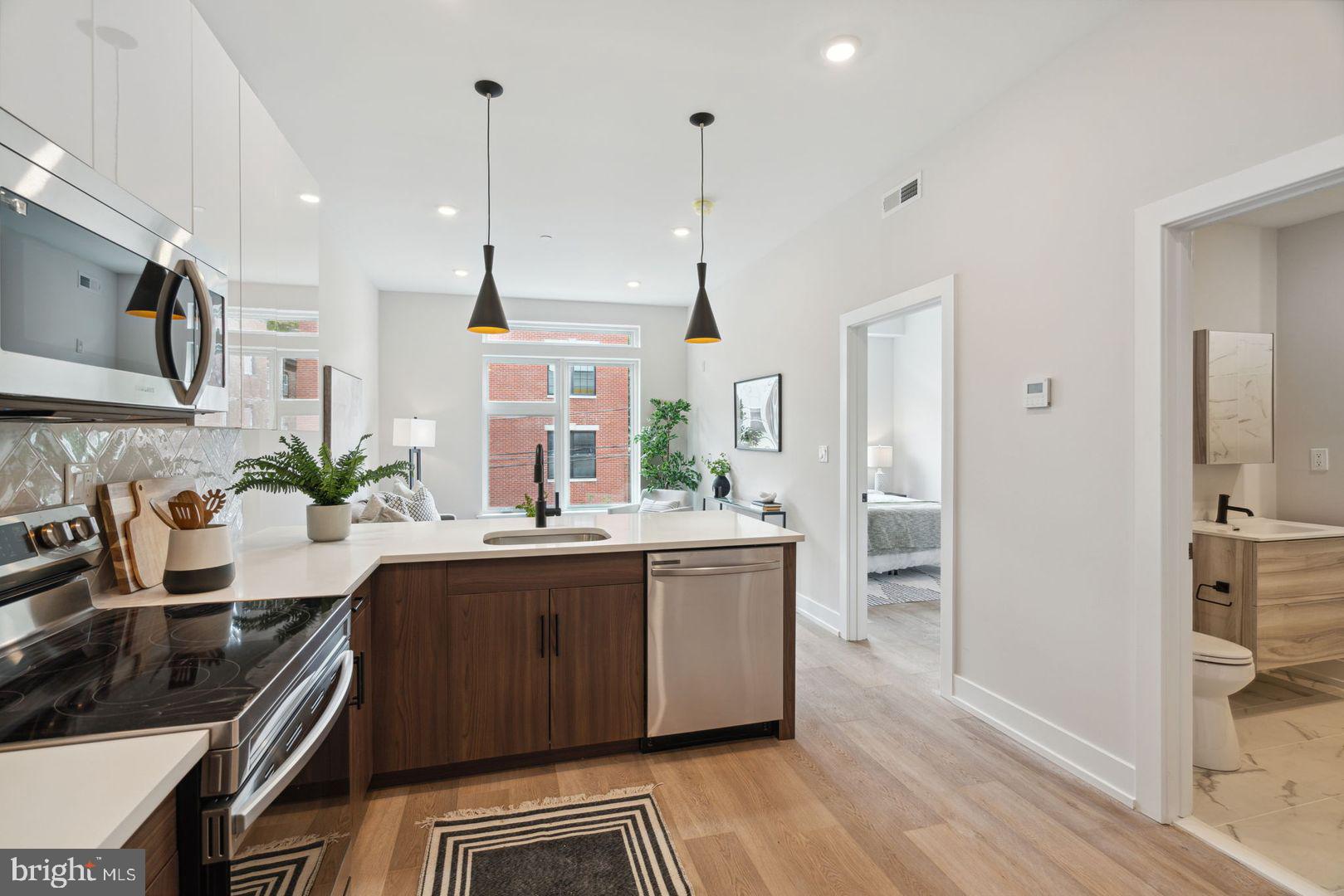 720 W THOMPSON STREET 416