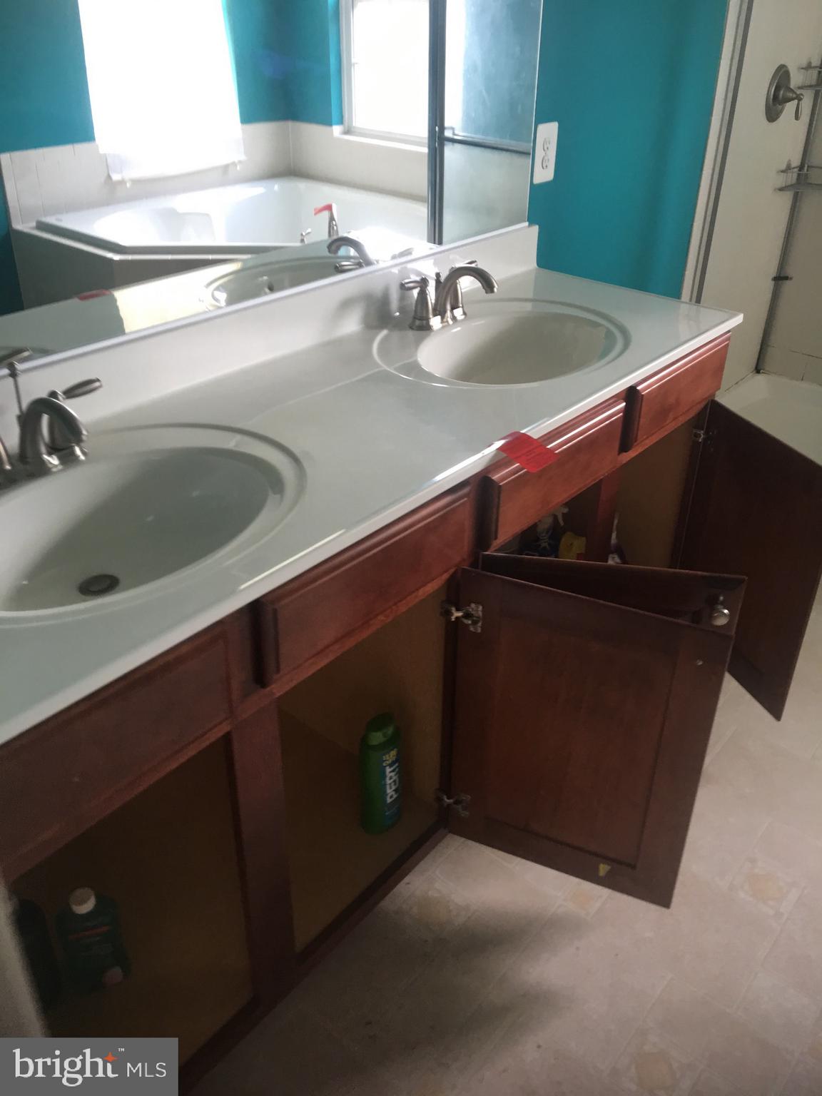 WESTBURY - Residential