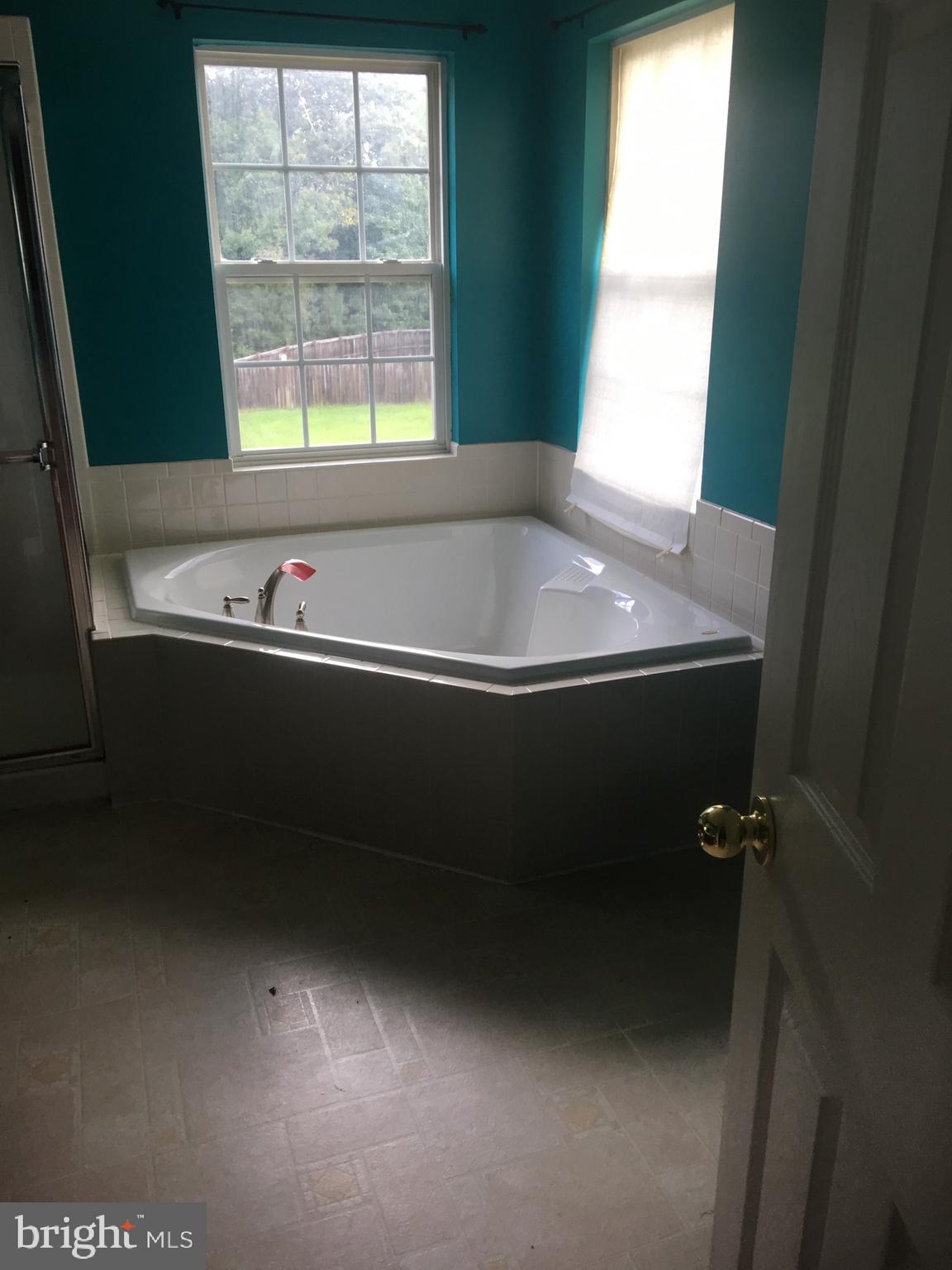 WESTBURY - Residential