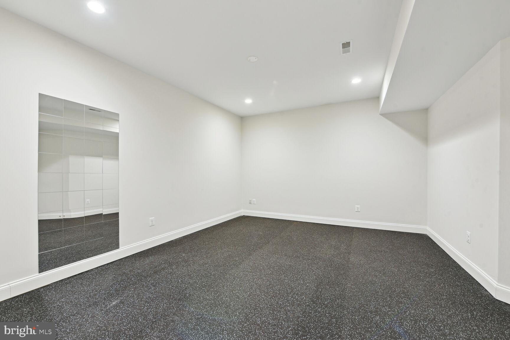 BROADLANDS SOUTH - Residential