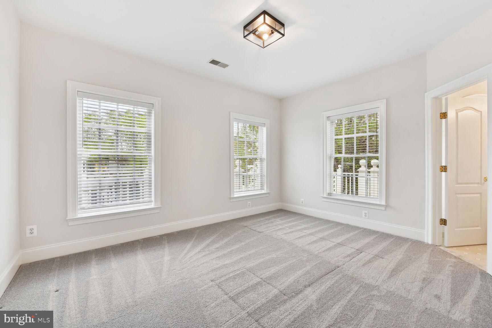 BROADLANDS SOUTH - Residential