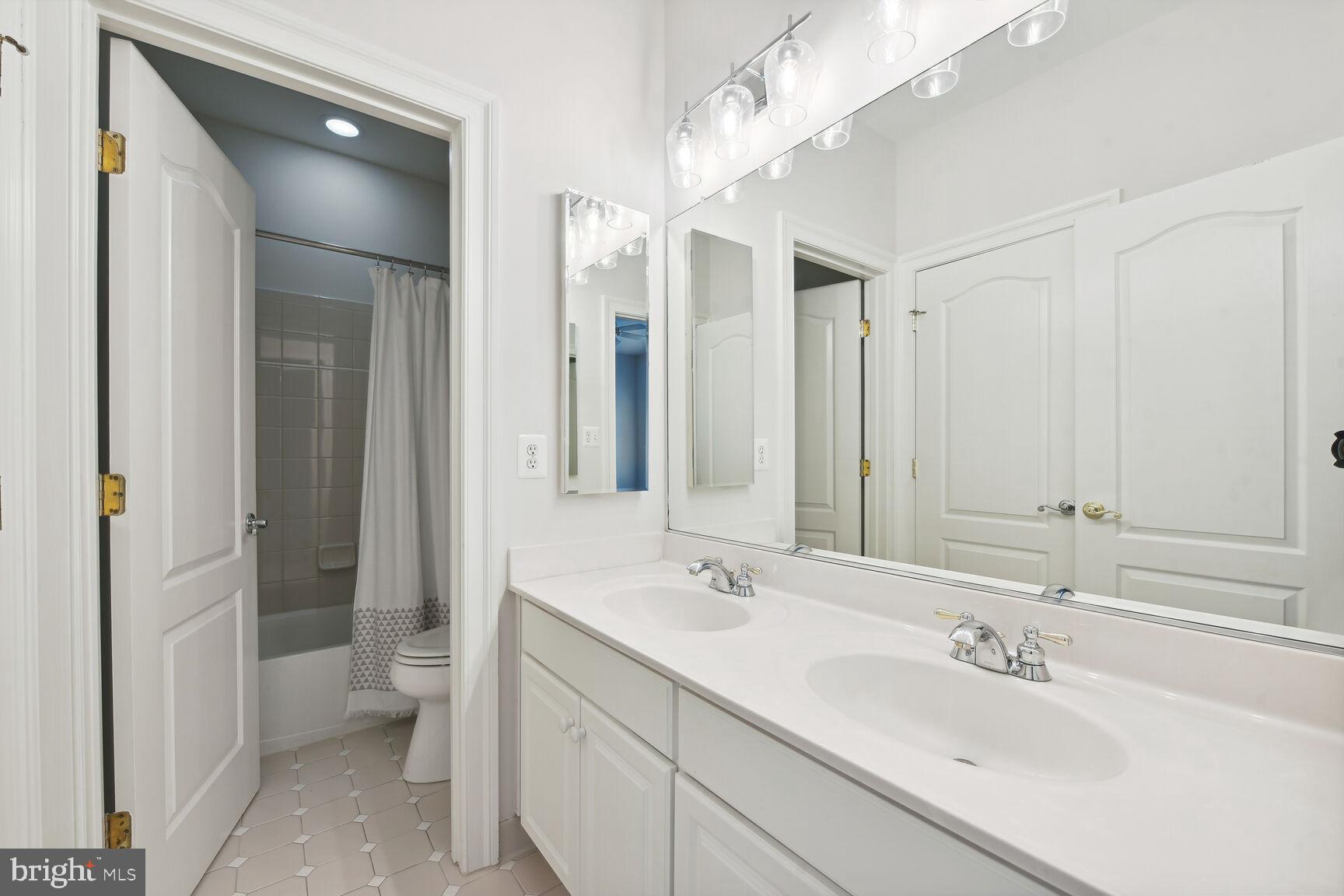 BROADLANDS SOUTH - Residential