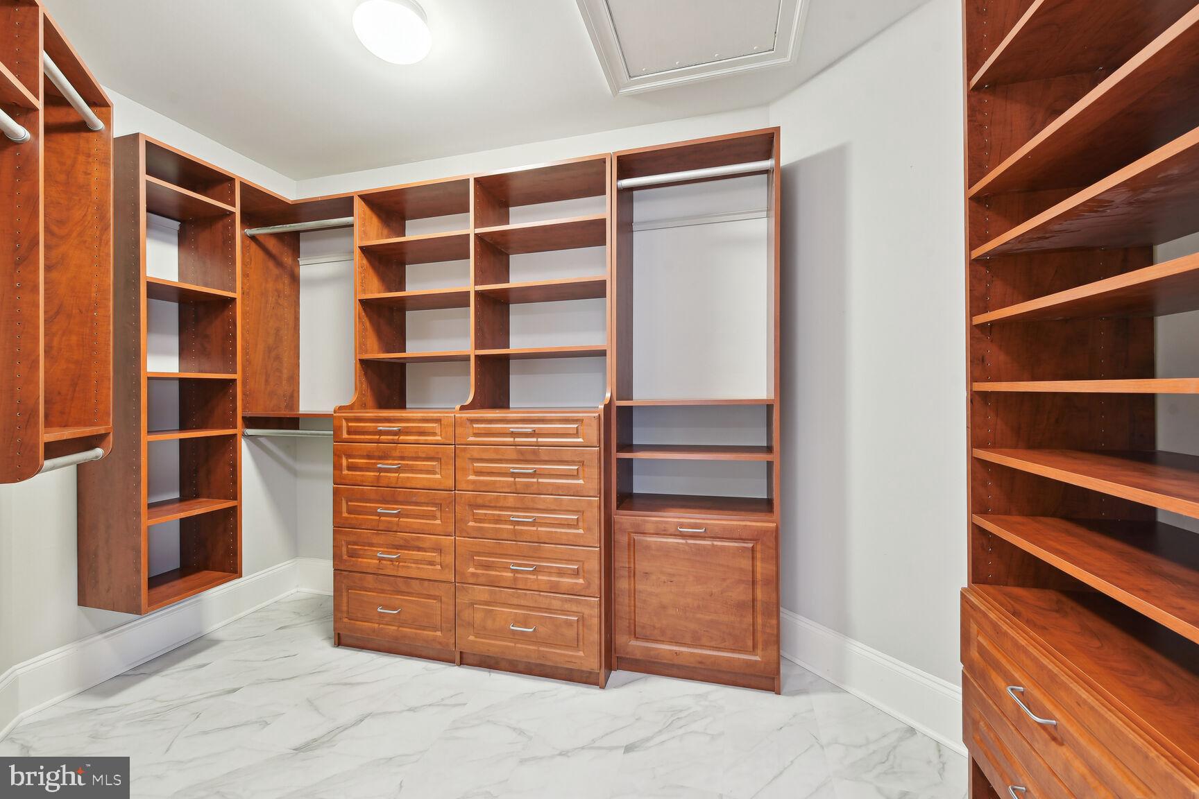 BROADLANDS SOUTH - Residential