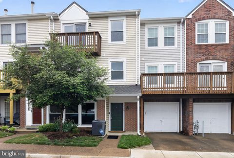 Photo of 12578 Kempston Lane, WOODBRIDGE, VA 22192 (MLS # VAPW2119292)