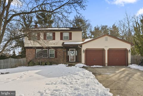 Homes For Sale - 17 Valley Forge Court<br/> MARLTON, NJ 08053