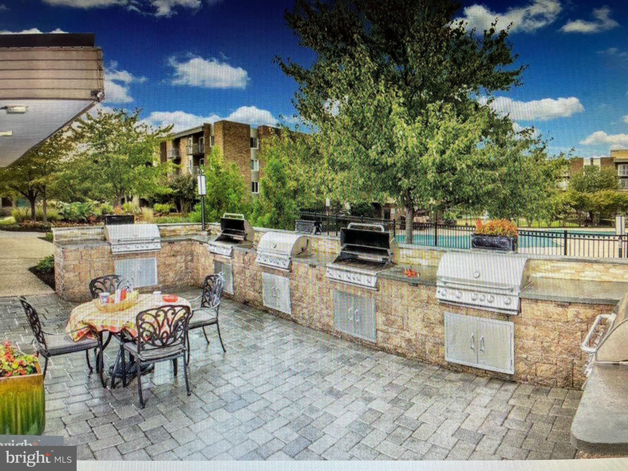 WEST END - Residential Lease