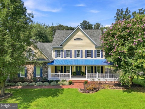 Photo of 9438 Petterson Lane, MANASSAS, VA 20112 (MLS # VAPW2129432)
