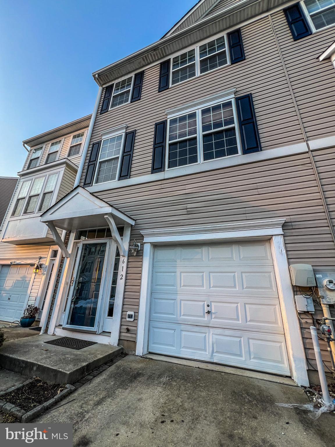 PINEY ORCHARD - Residential Lease