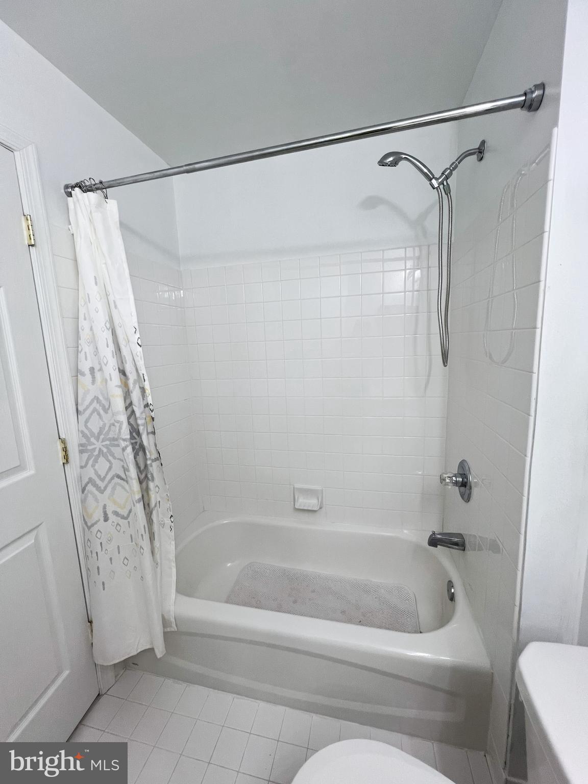 PINEY ORCHARD - Residential Lease