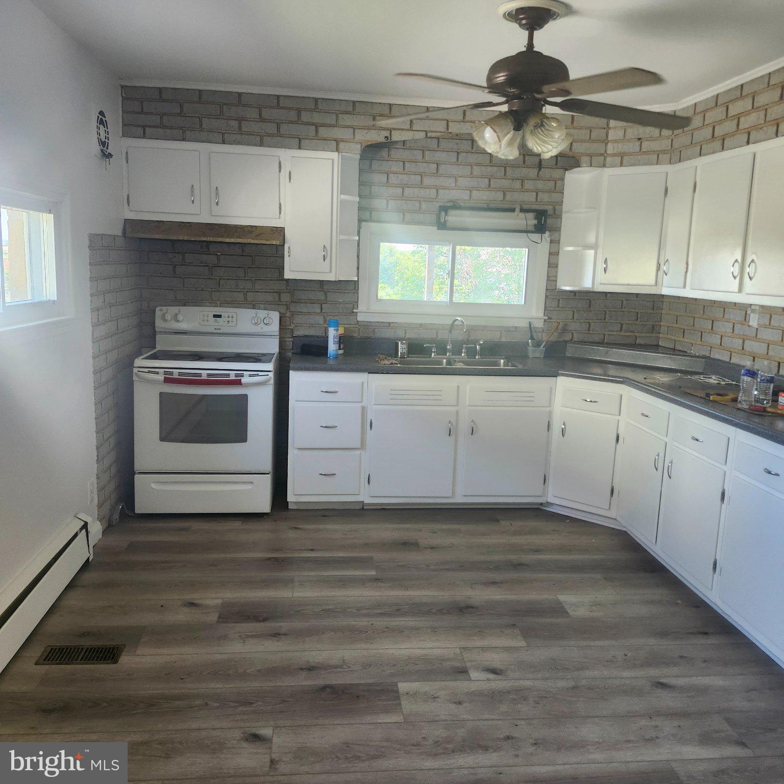 LANDSDOWNE - Residential
