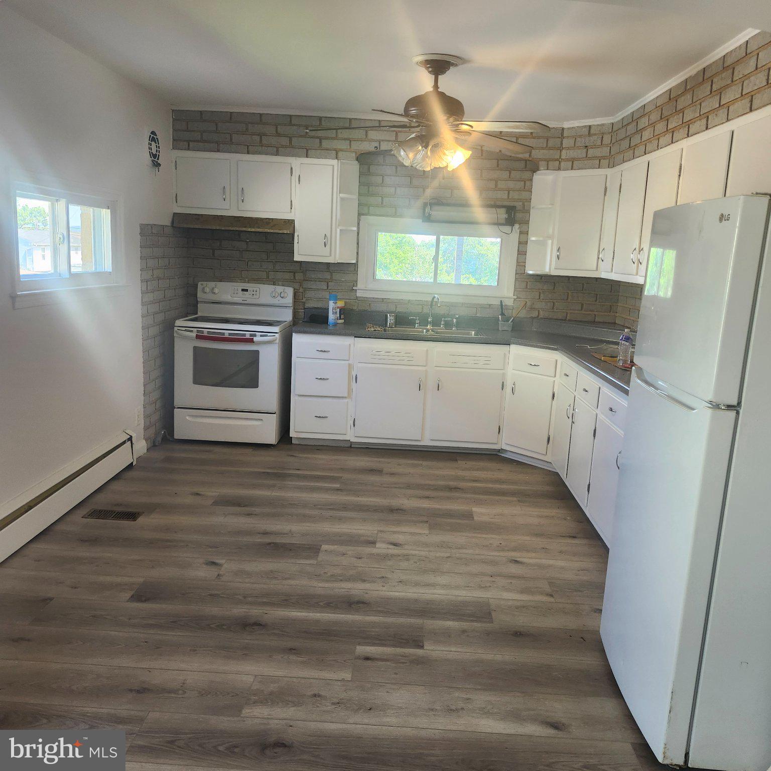 LANDSDOWNE - Residential