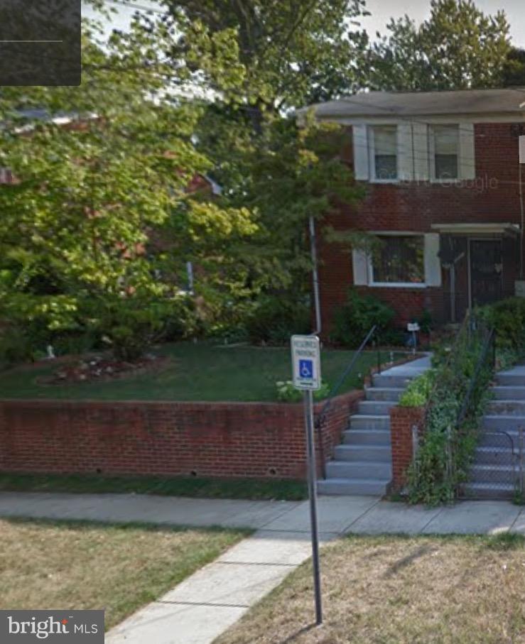 MULTIPLE OFFERS - NEW SALE PRICE.... Temple Hills Gem primed for a renovation. Large yard and additional family room makes this home stand out from the rest. Cash or Renovation Offers Only! Some discoloration present in basement. All info deemed reliable but not guaranteed.