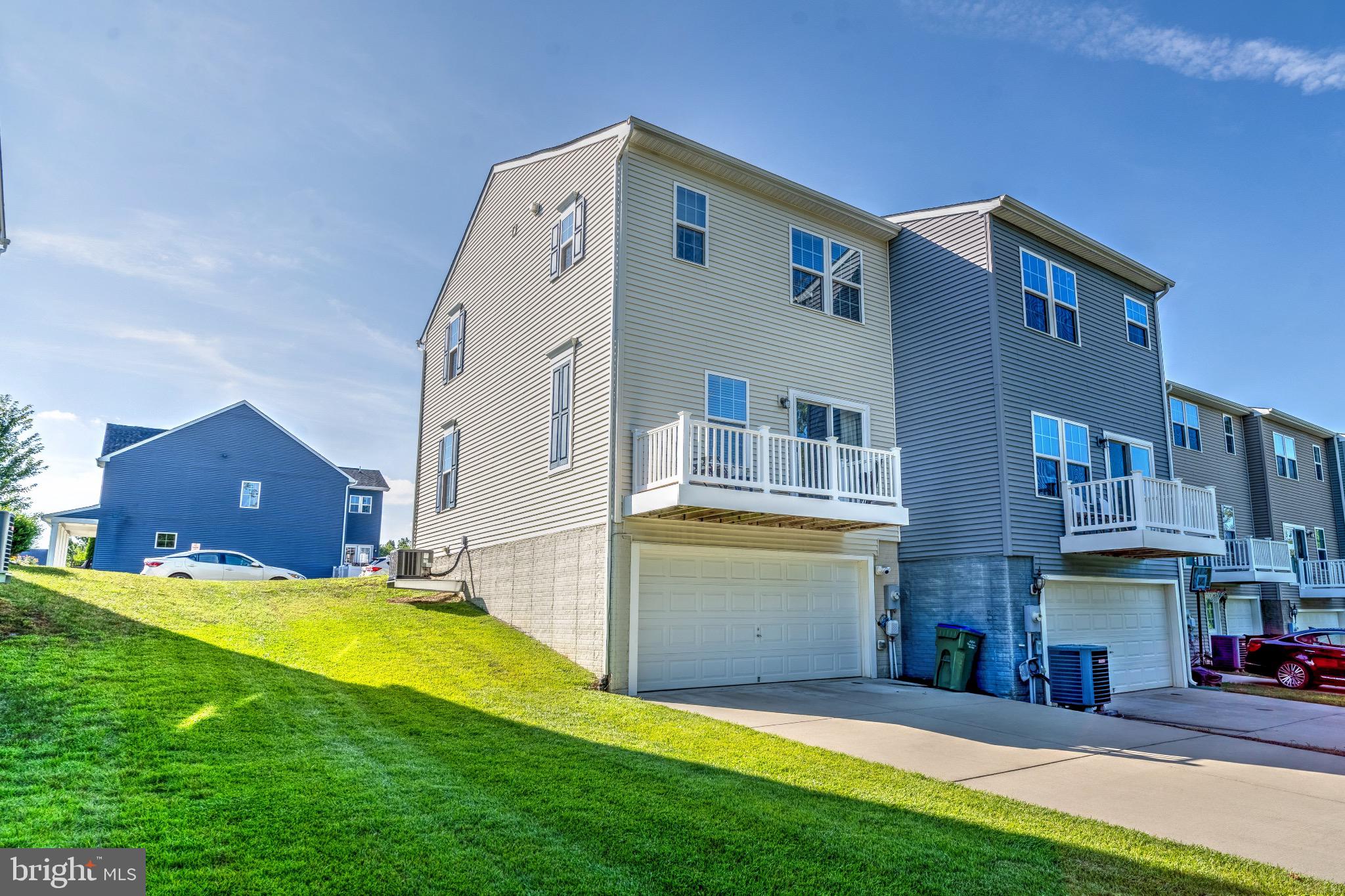 8657 ROSECRANS LANE