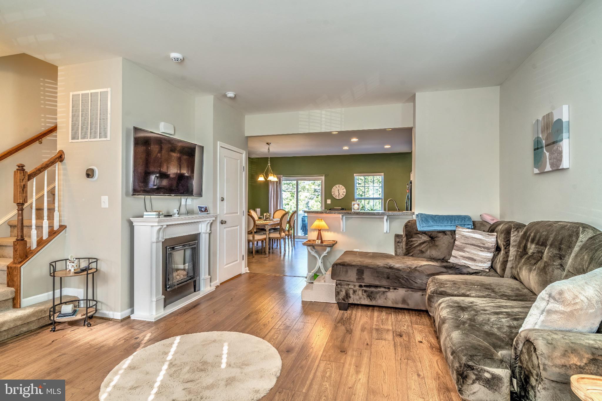 8657 ROSECRANS LANE
