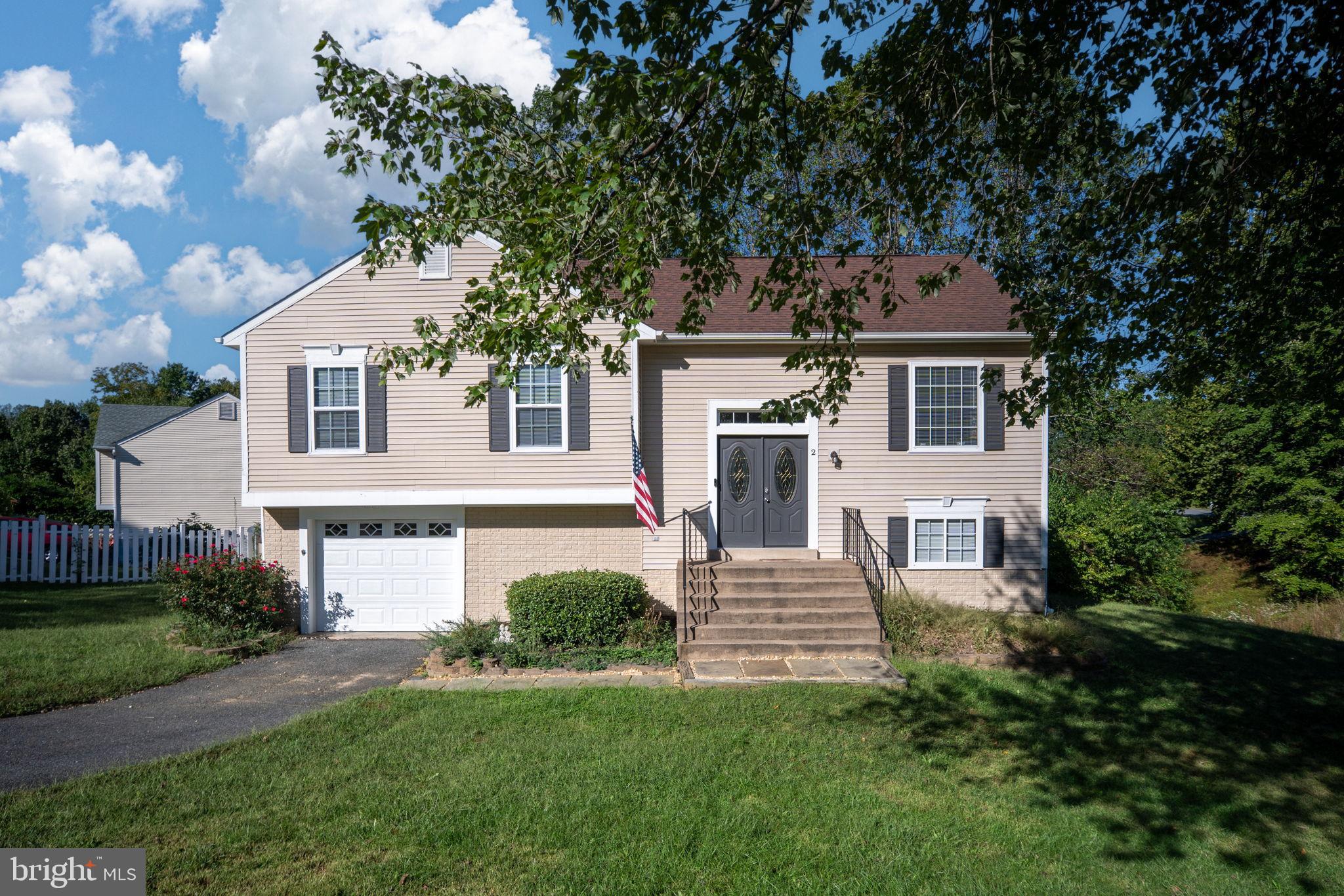 2 BRENTWOOD LANE