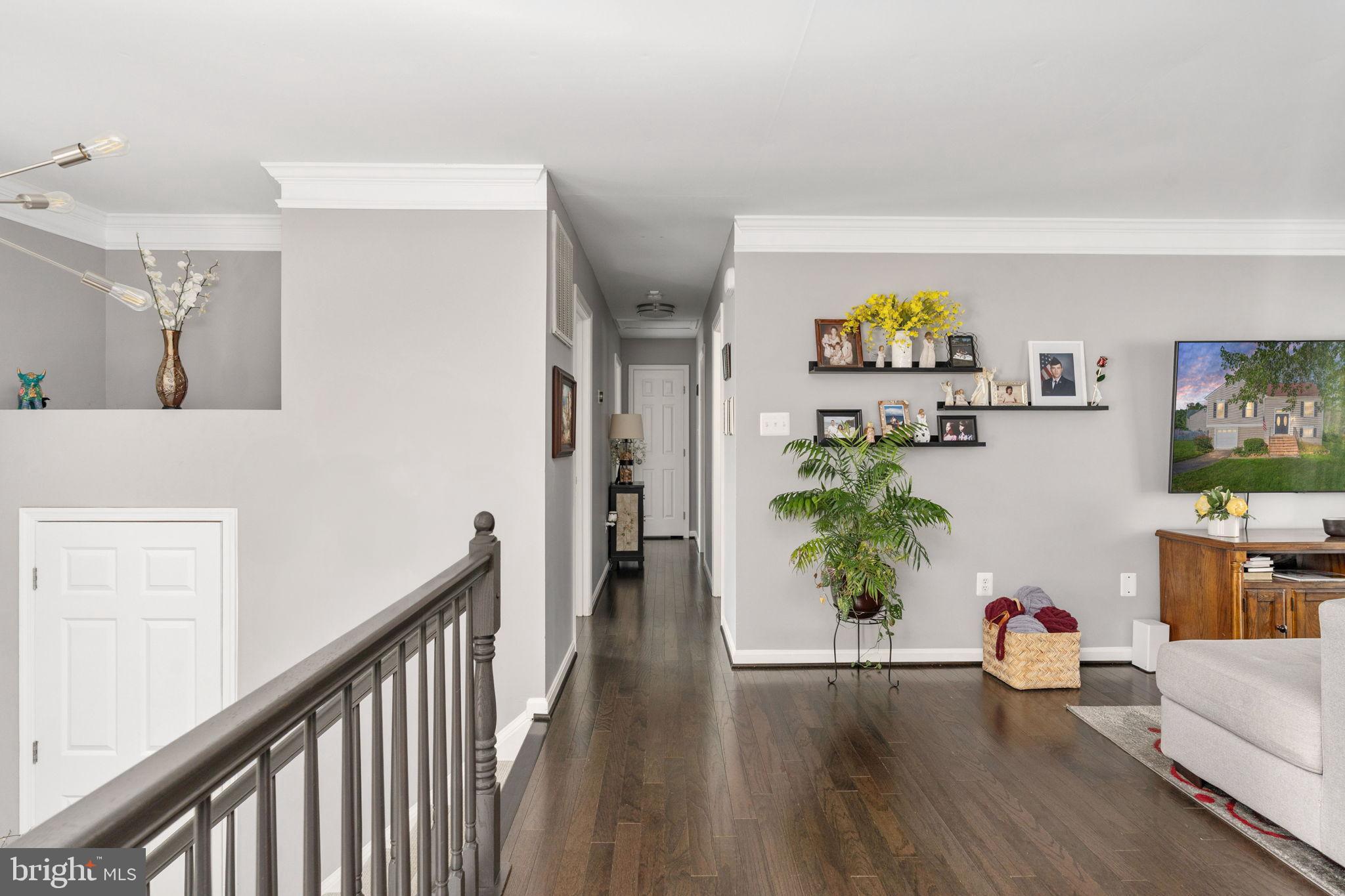 2 BRENTWOOD LANE