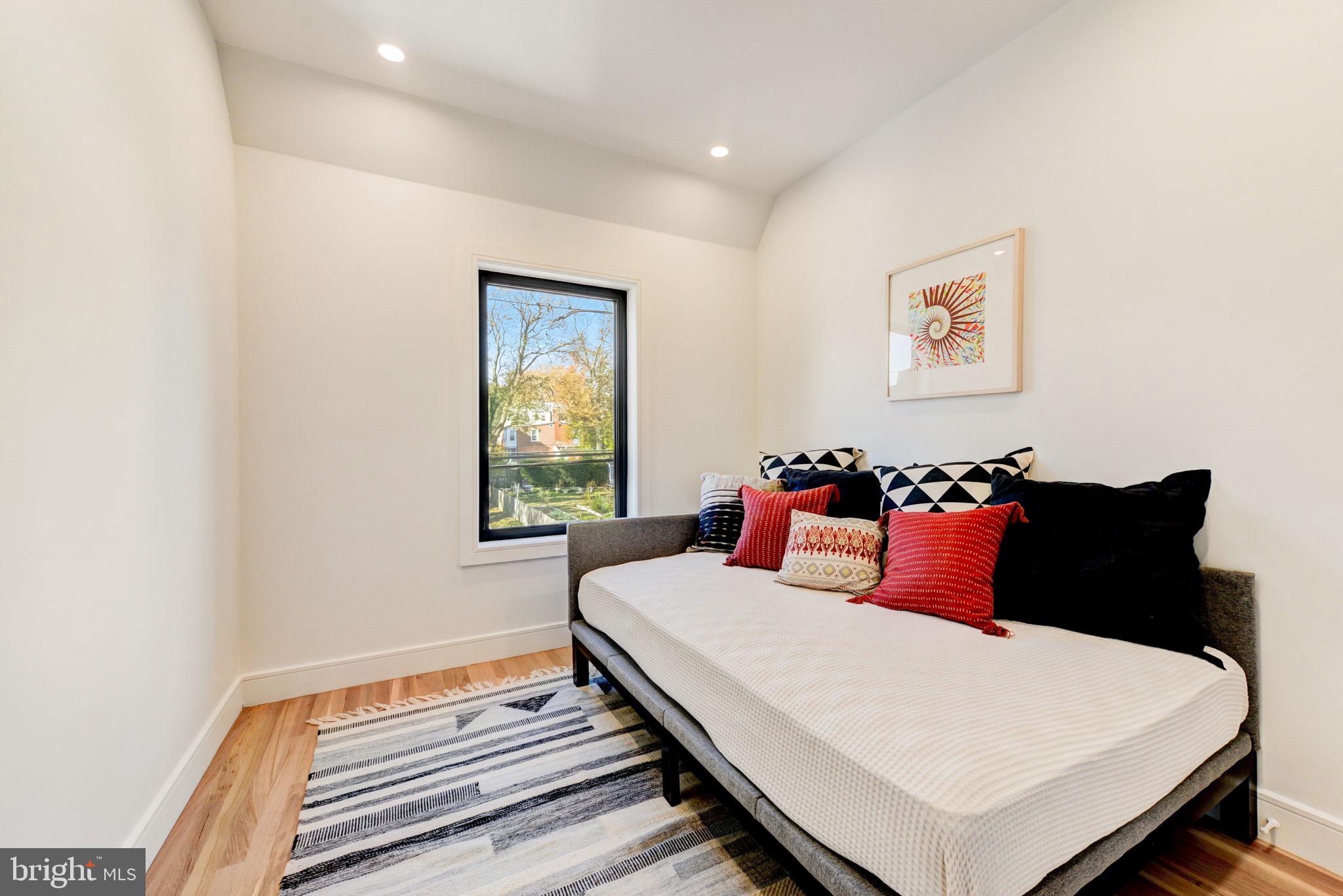 GERMANTOWN (WEST) - Residential