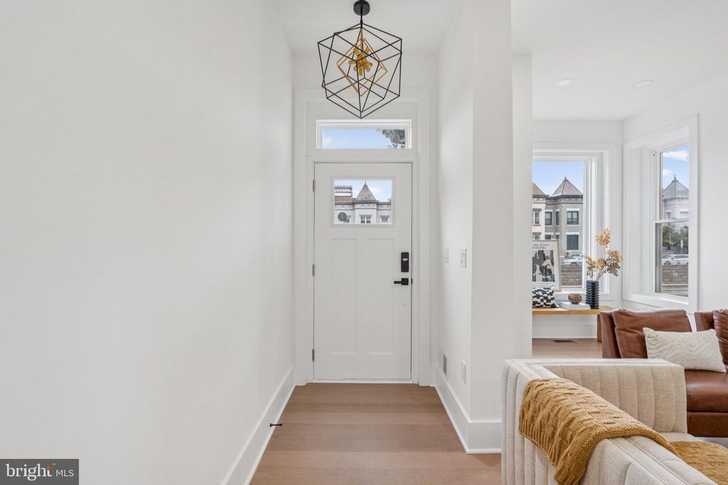 Photo of 1827 North Capitol Street NE, WASHINGTON, DC 20002 (MLS # DCDC2215550)