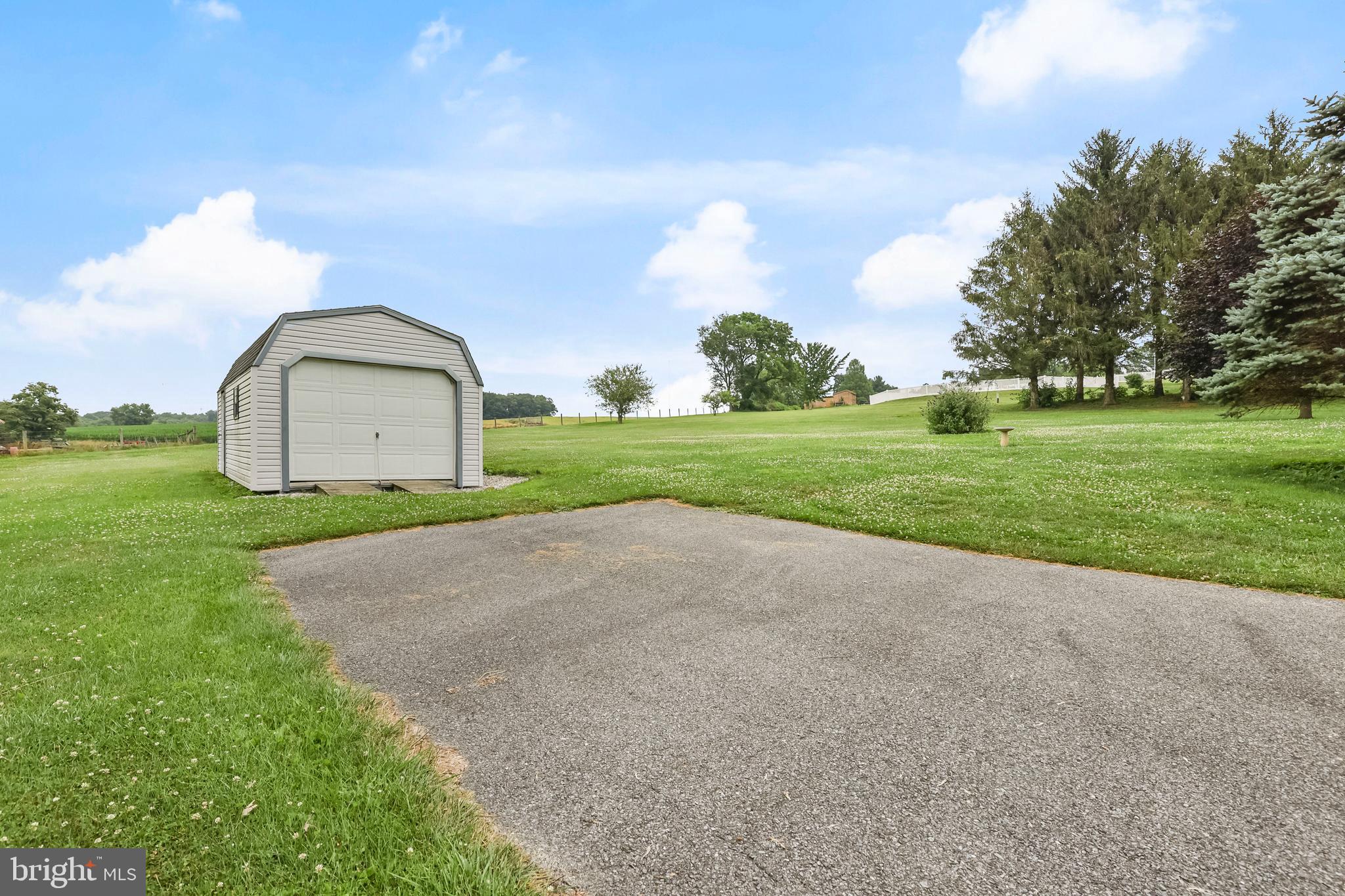 HAMPSTEAD - Residential