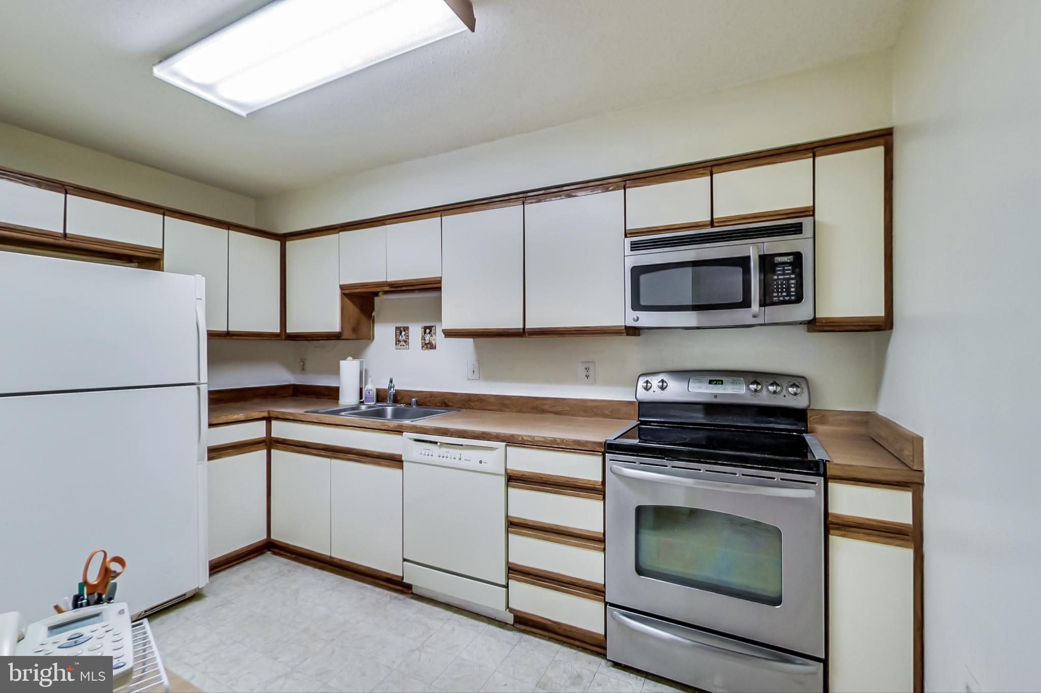 LEISURE WORLD - Residential