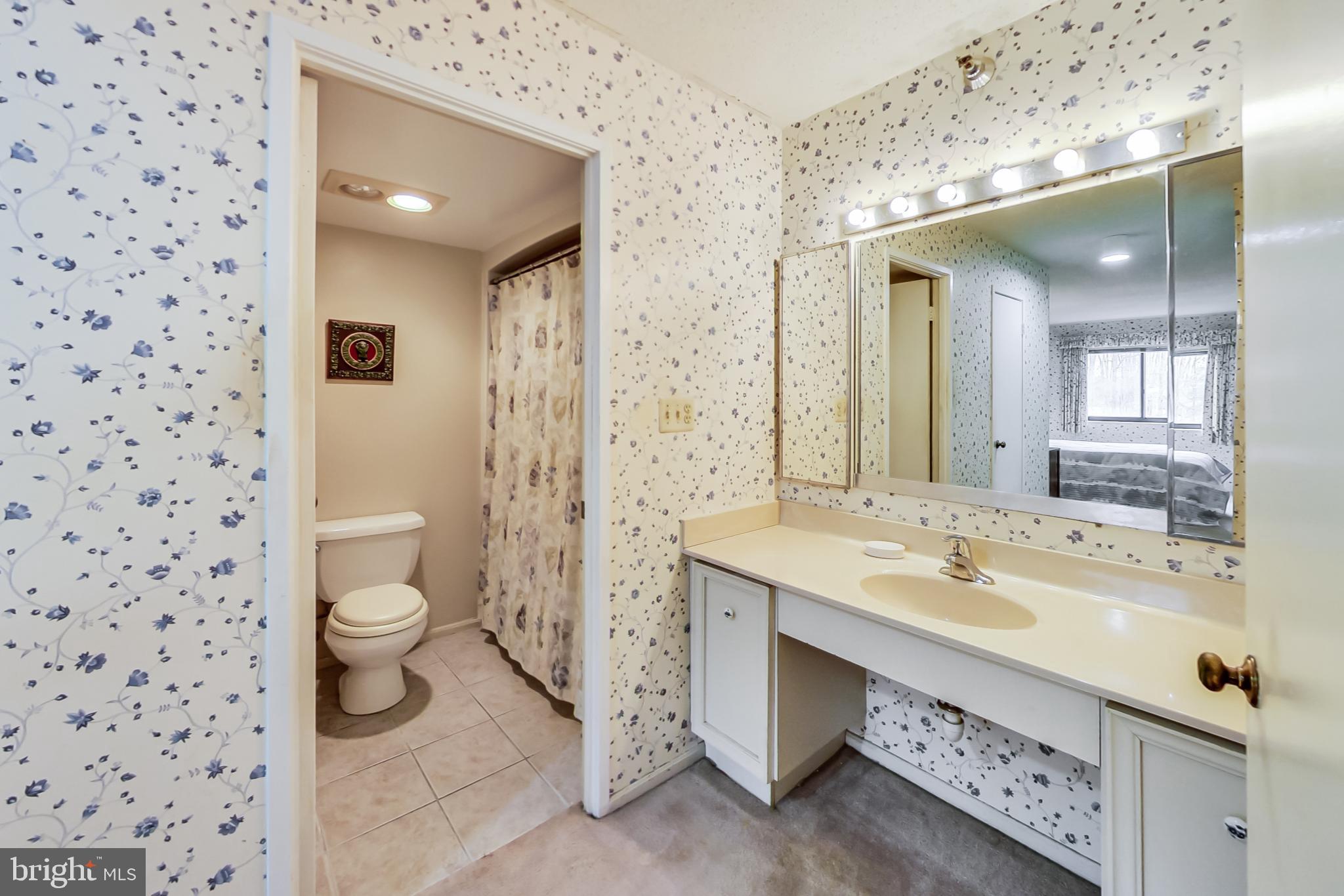 LEISURE WORLD - Residential