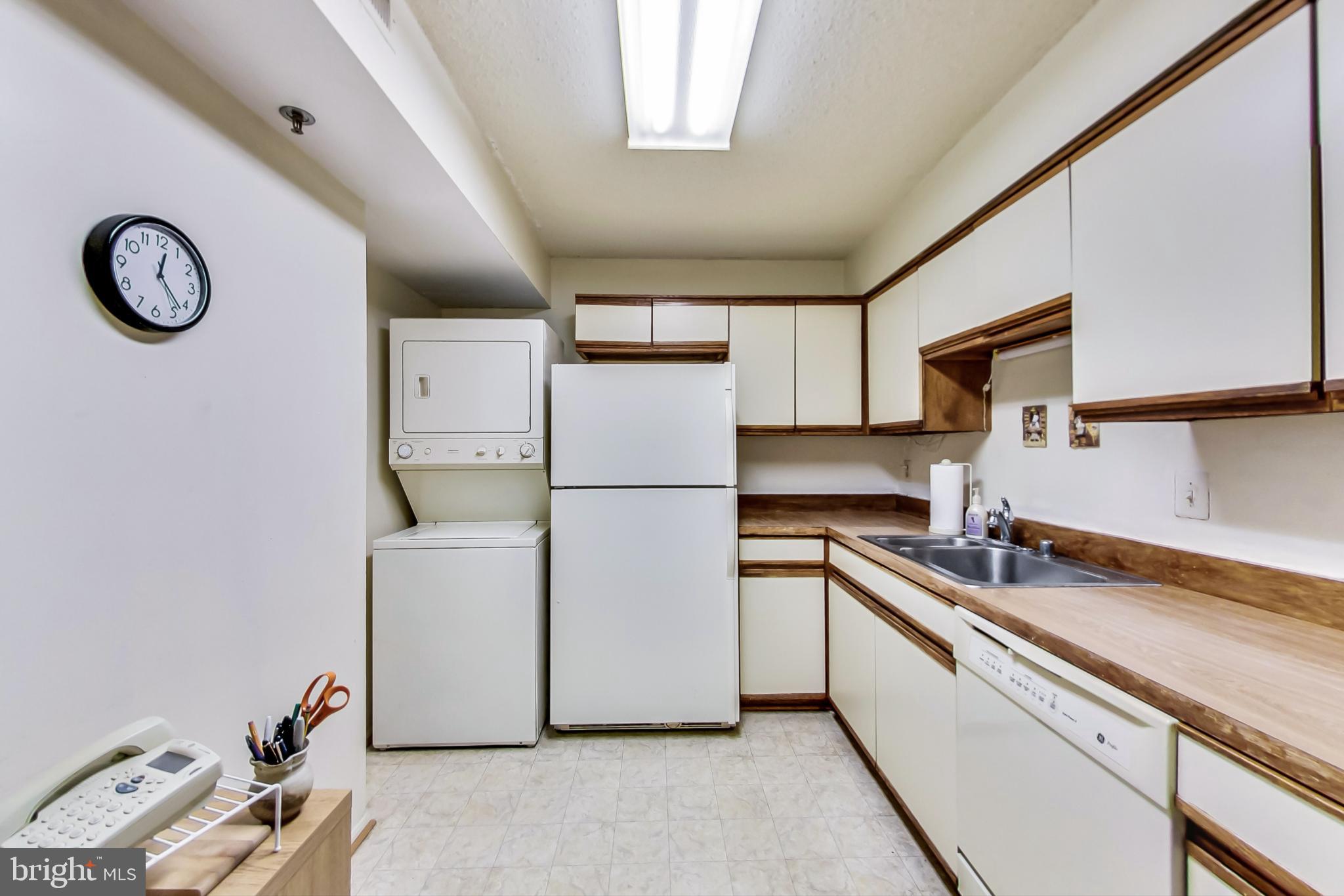 LEISURE WORLD - Residential