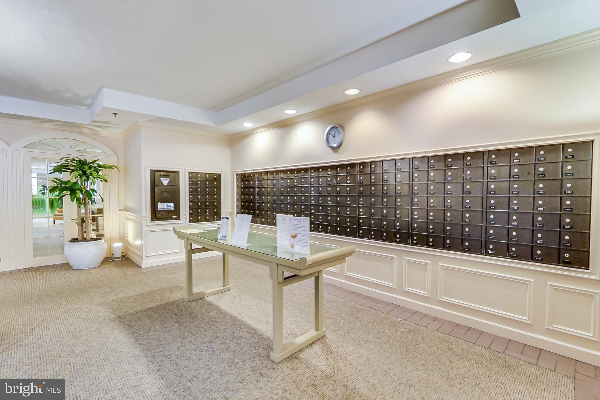 LEISURE WORLD - Residential