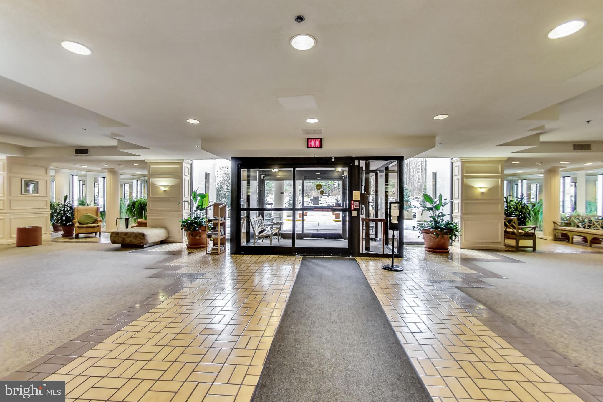 LEISURE WORLD - Residential