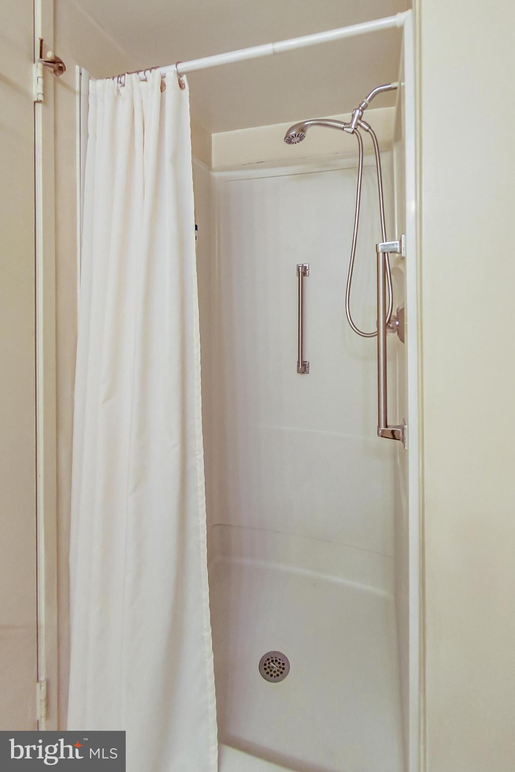 LEISURE WORLD - Residential