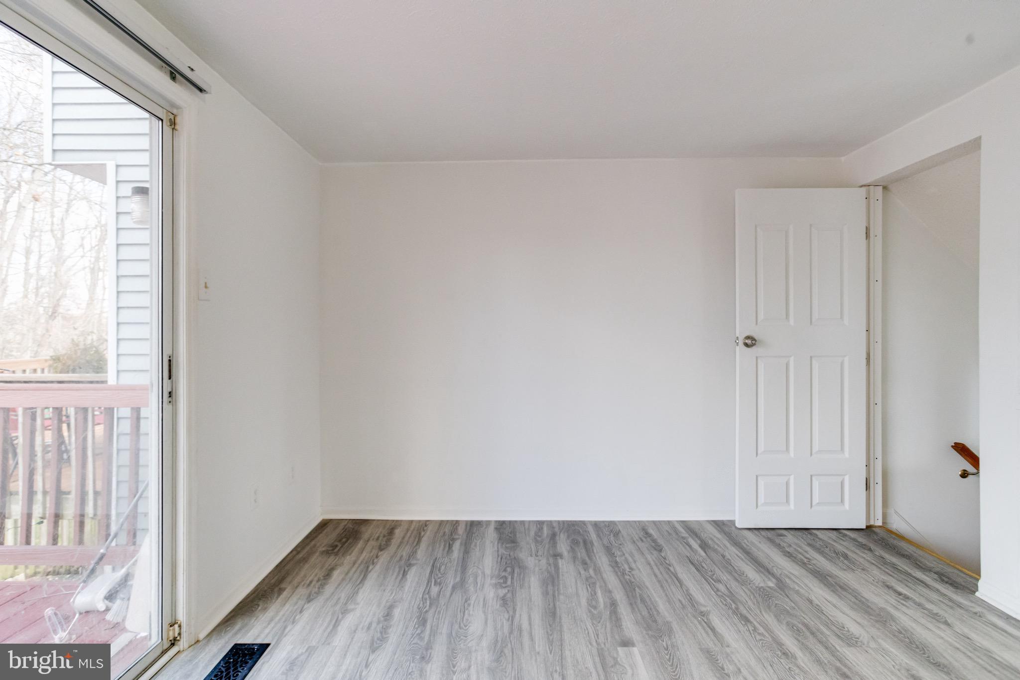 RIVERSIDE - Residential