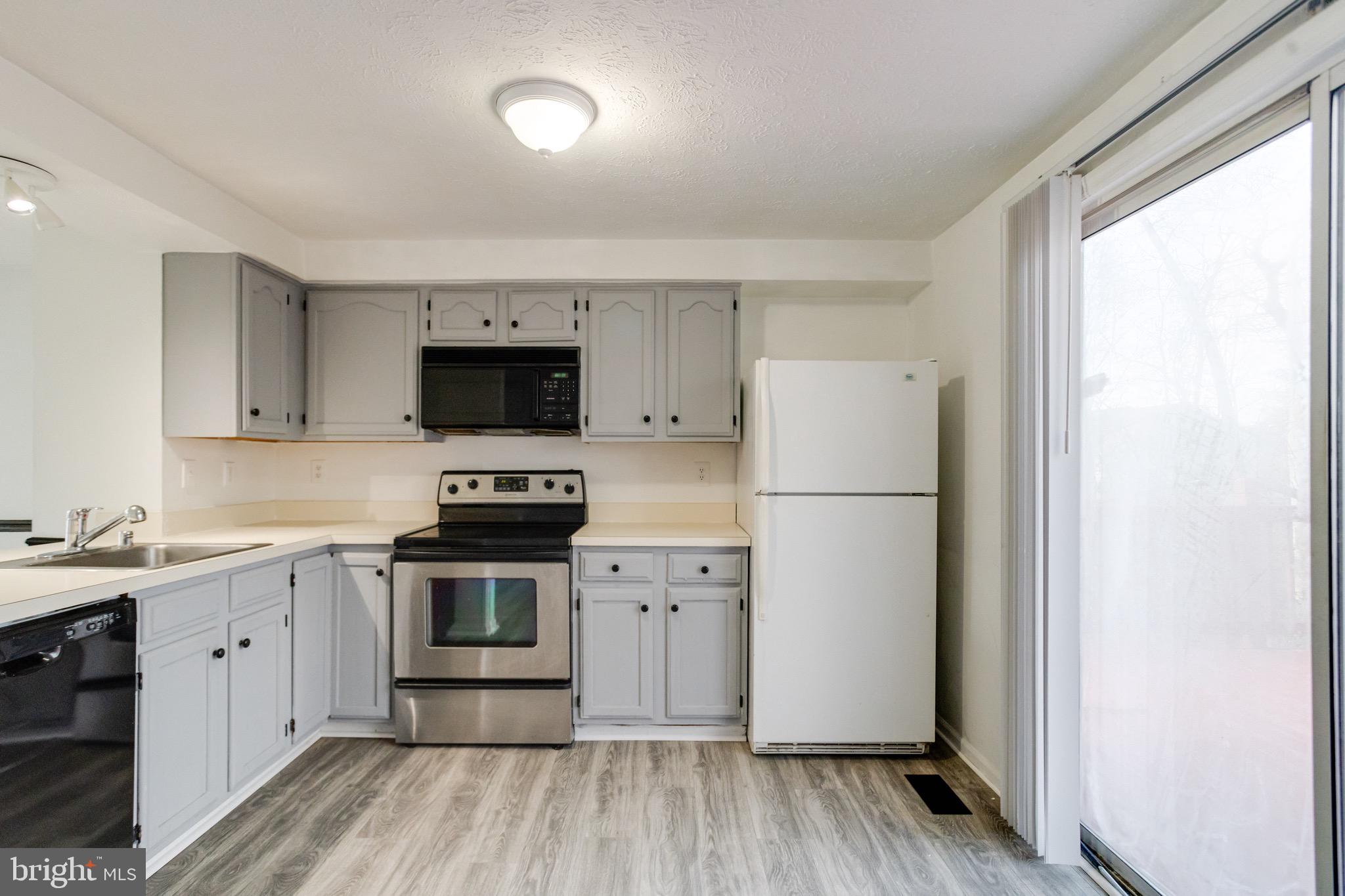 RIVERSIDE - Residential