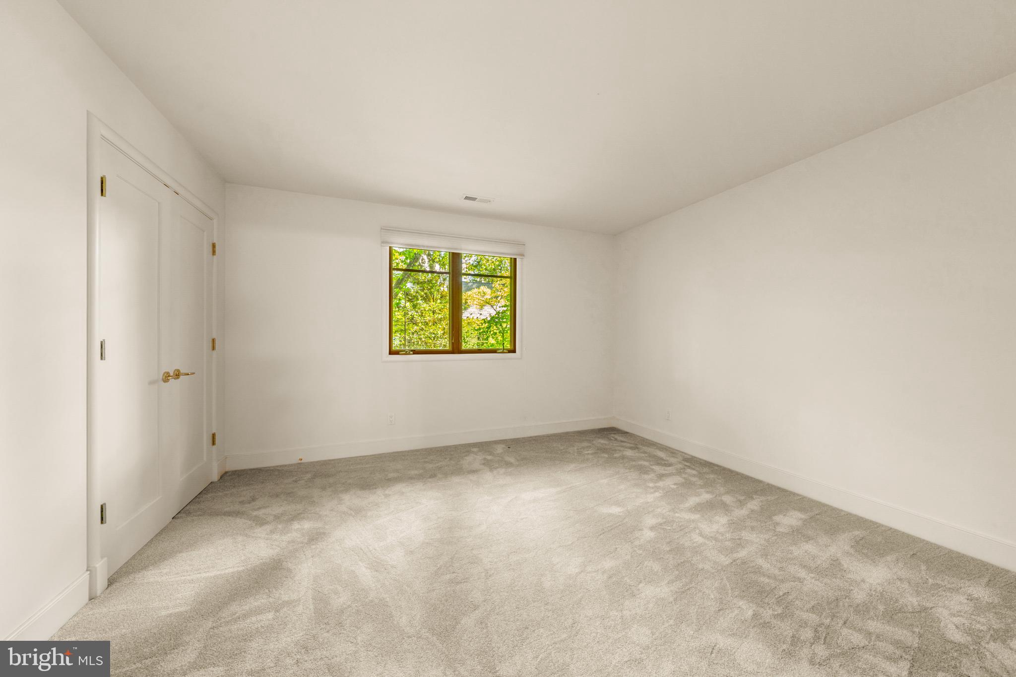 CHESTERBROOK WOODS - Residential