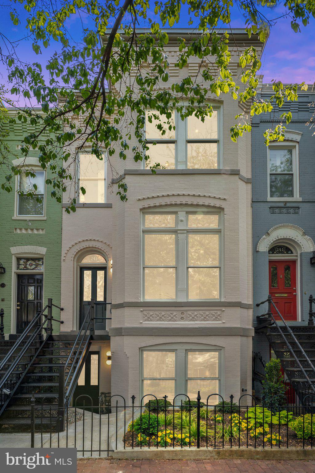 CAPITOL HILL - Residential