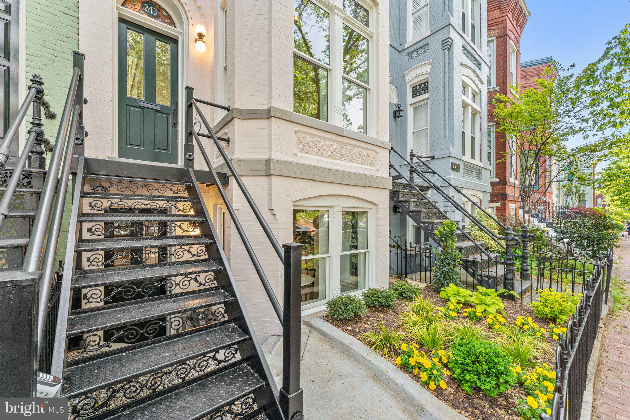 CAPITOL HILL - Residential