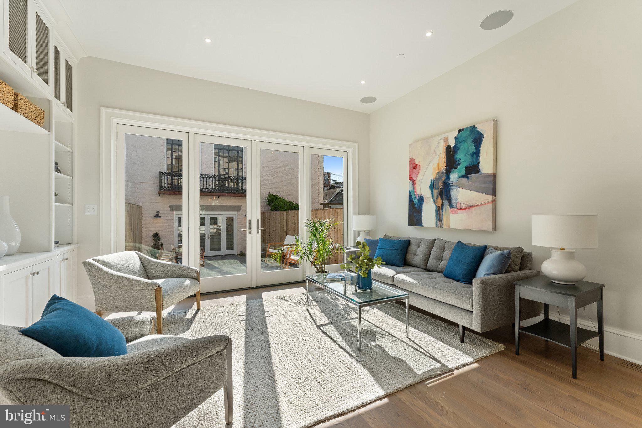 CAPITOL HILL - Residential