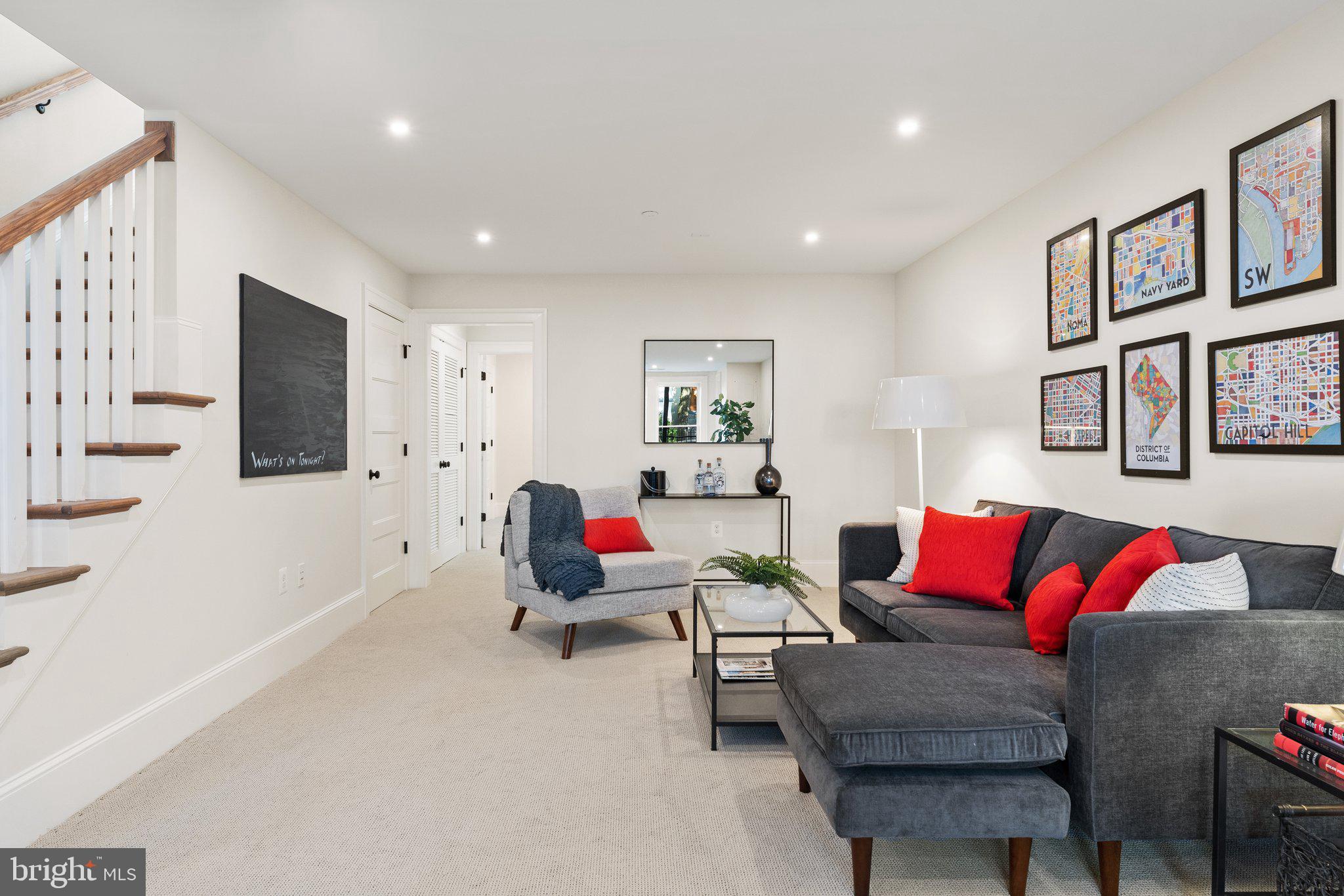 CAPITOL HILL - Residential