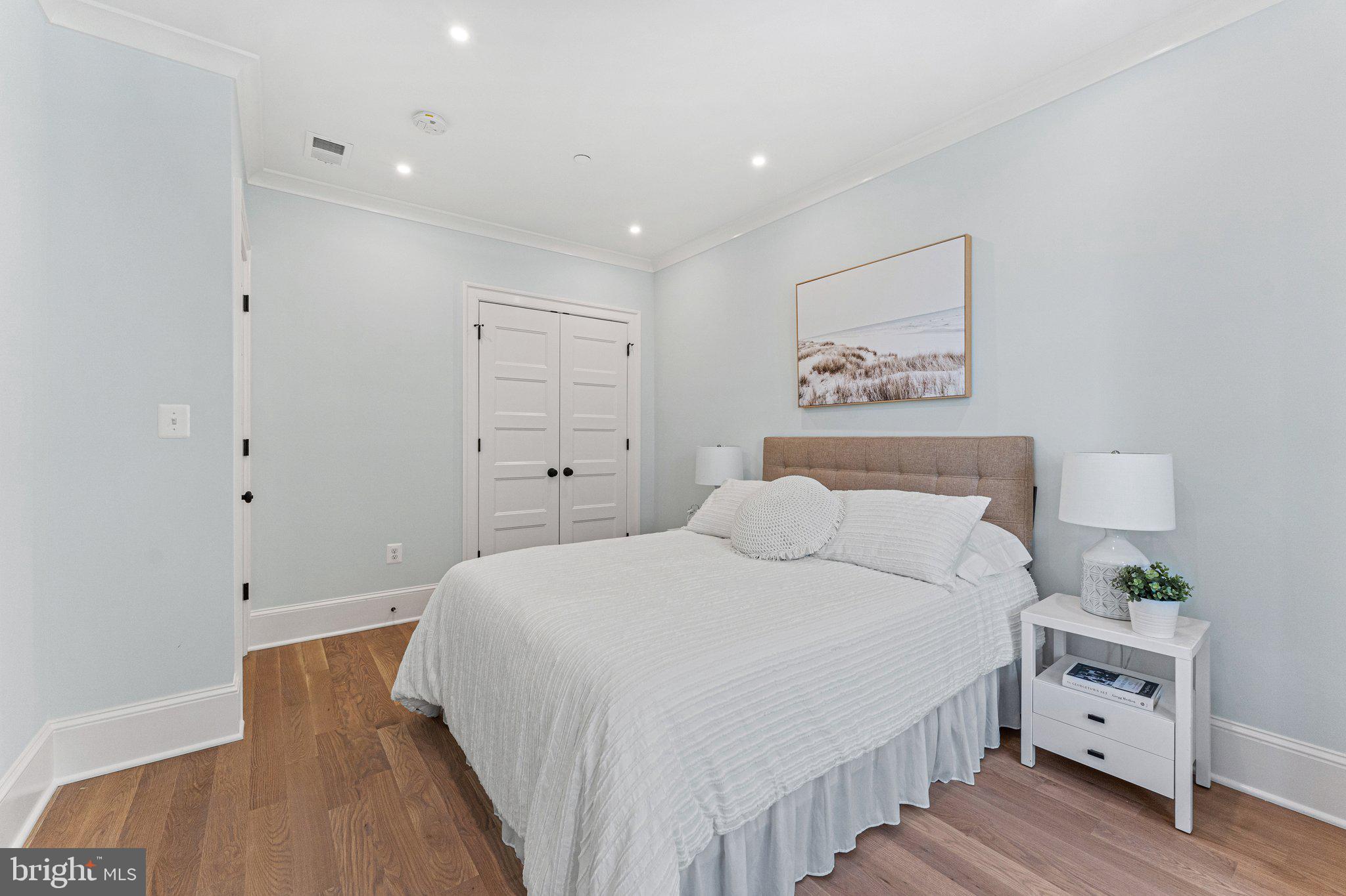 CAPITOL HILL - Residential