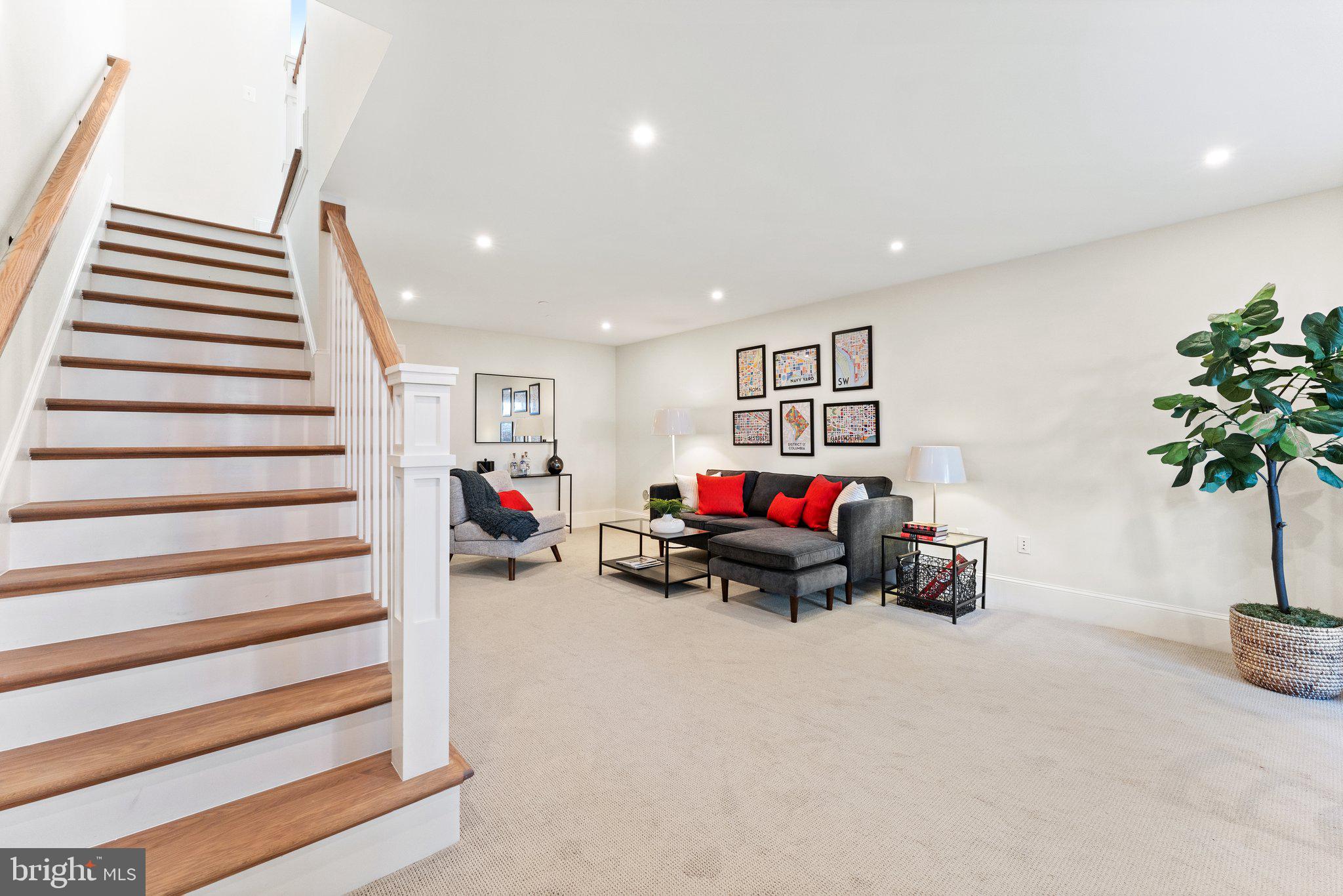 CAPITOL HILL - Residential