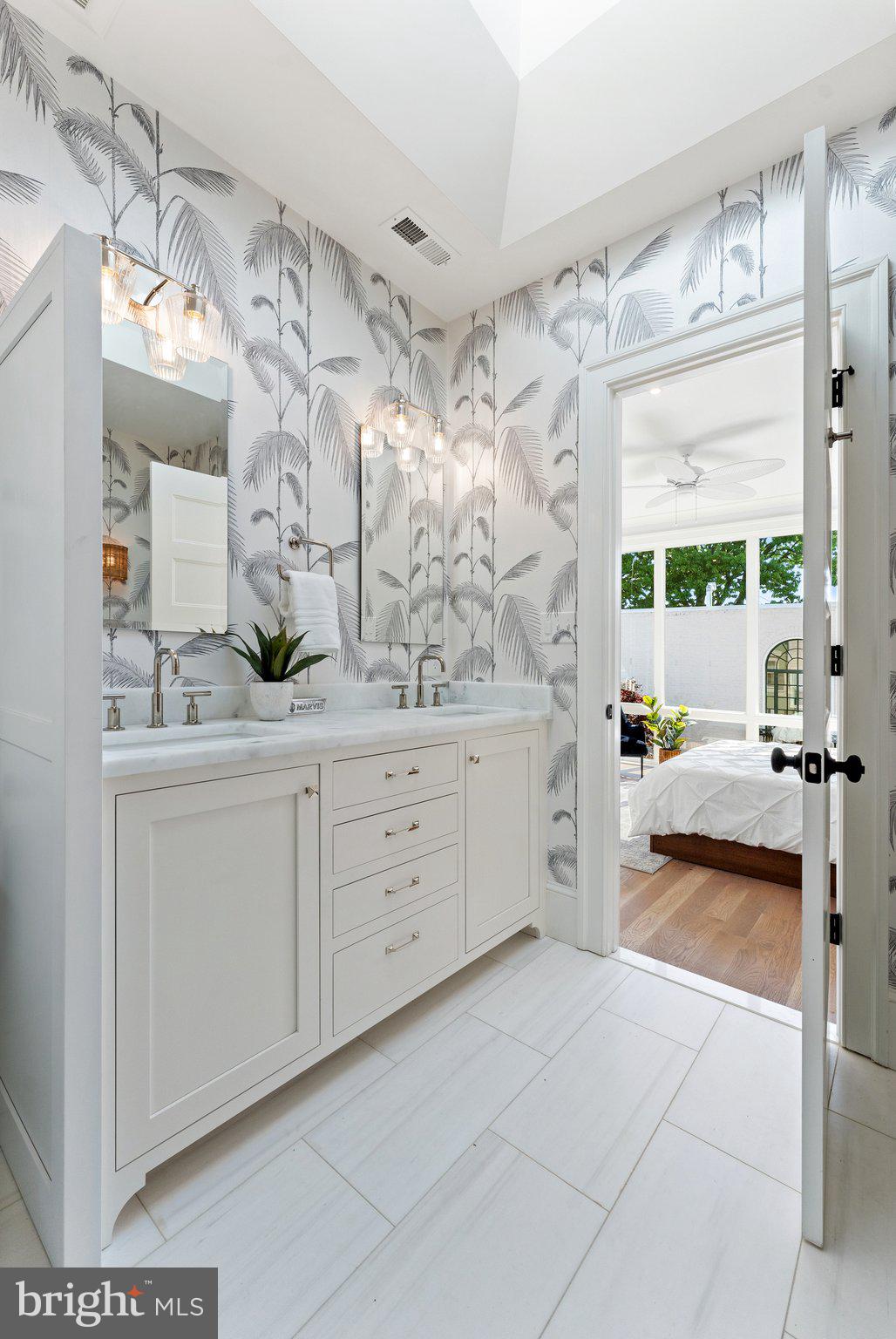 CAPITOL HILL - Residential