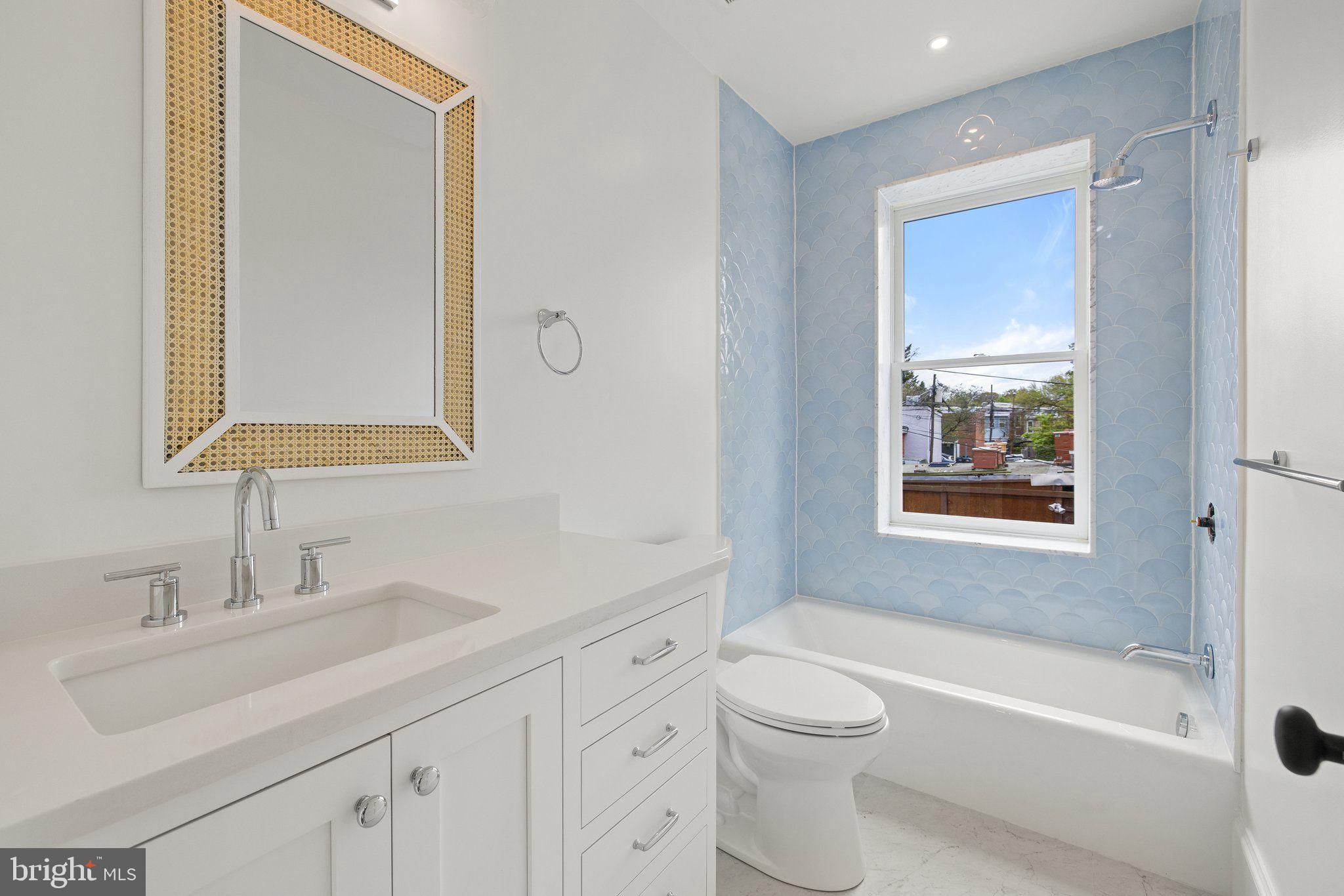 CAPITOL HILL - Residential