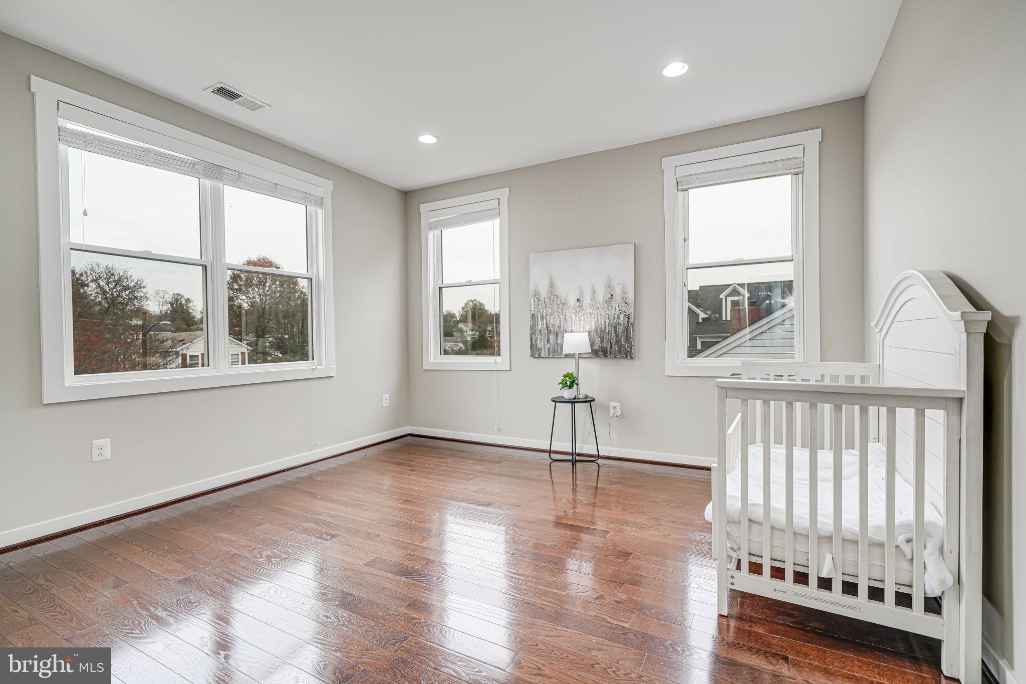 HIGHVIEW PARK - Residential