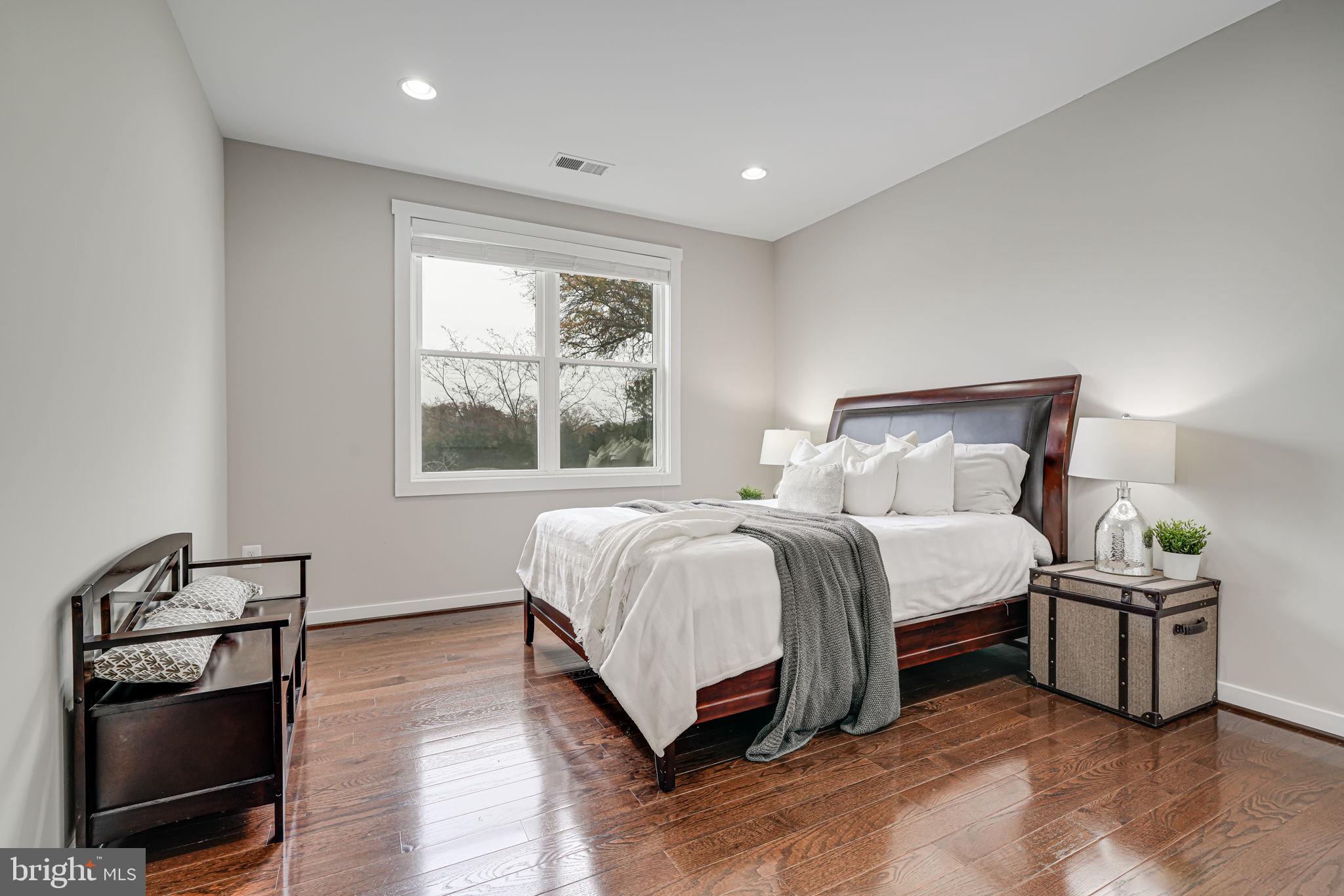 HIGHVIEW PARK - Residential