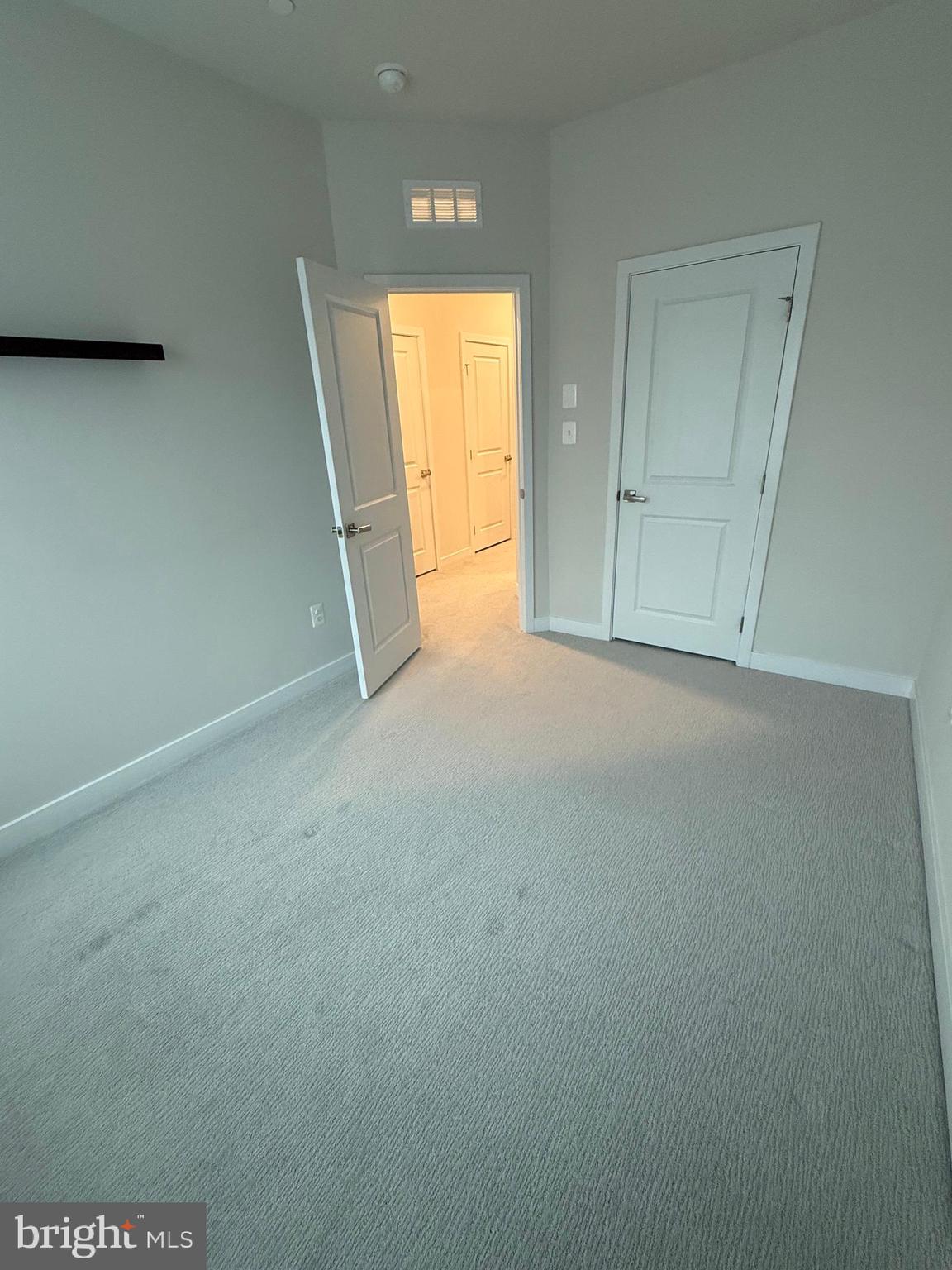 LANDSDALE - Residential Lease