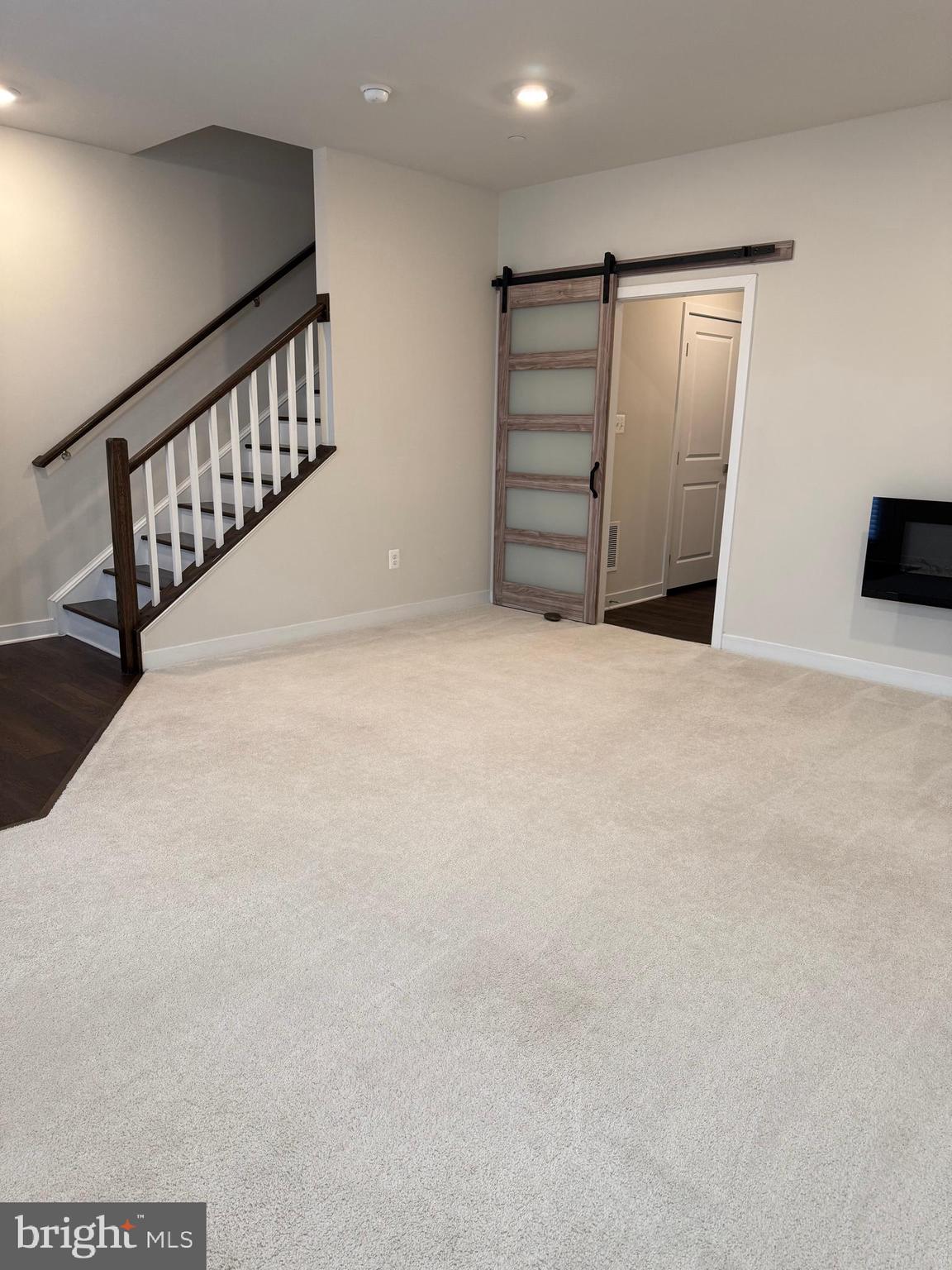 LANDSDALE - Residential Lease